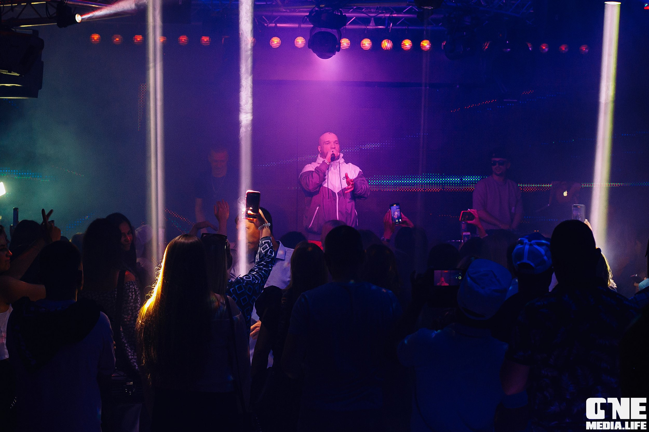 Фотоотчет с концерта Лигалайза в ночном клубе Планета. One Media Life: фоторепортажи, фотоотчеты с мероприятий и заведений