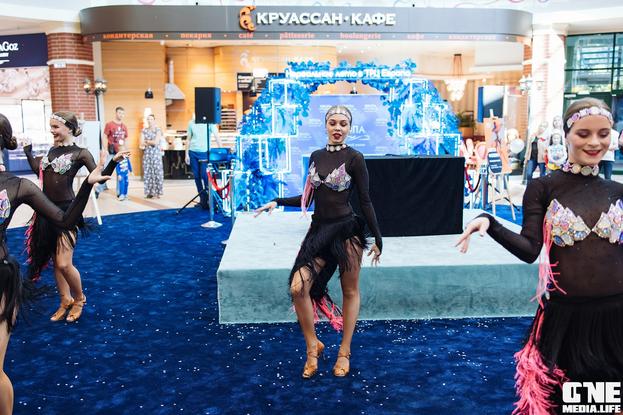 Автограф-сессия с Митей Фоминым. One Media Life: фоторепортажи, фотоотчеты с мероприятий и заведений