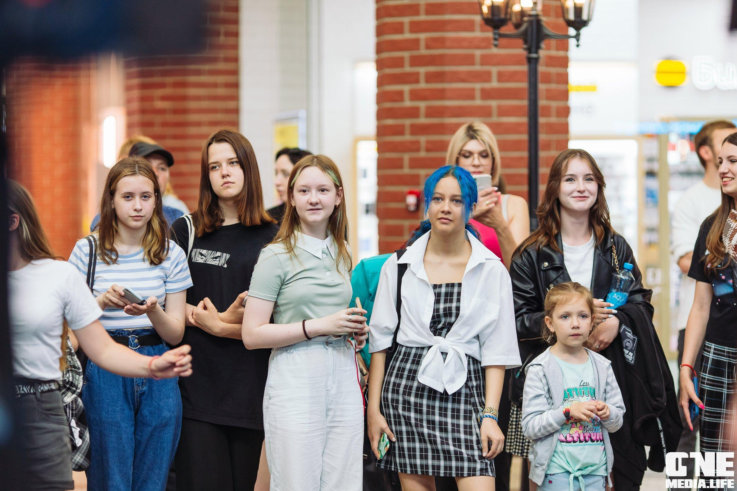 Фотоотчет с «Твой настоящий выпускной» в ТРЦ Европа. One Media Life: фоторепортажи, фотоотчеты с мероприятий и заведений