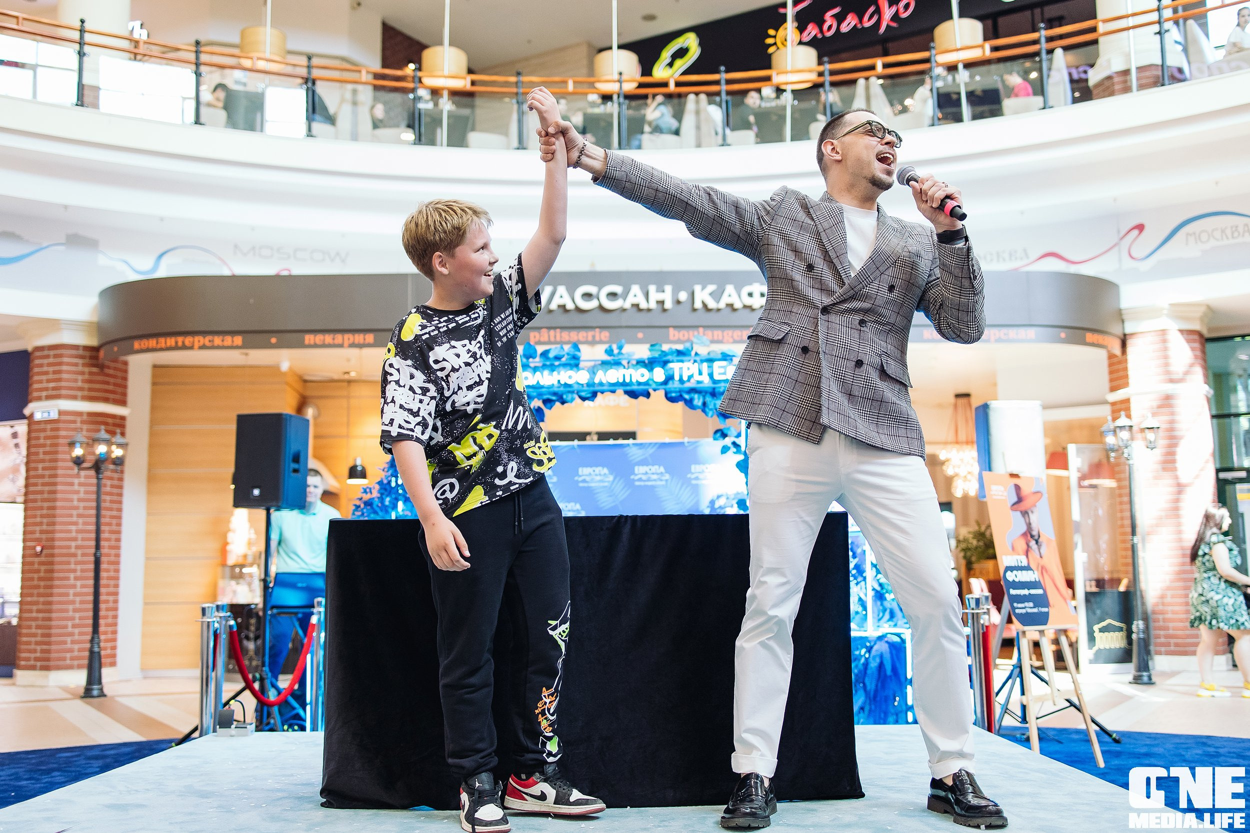 Автограф-сессия с Митей Фоминым. One Media Life: фоторепортажи, фотоотчеты с мероприятий и заведений