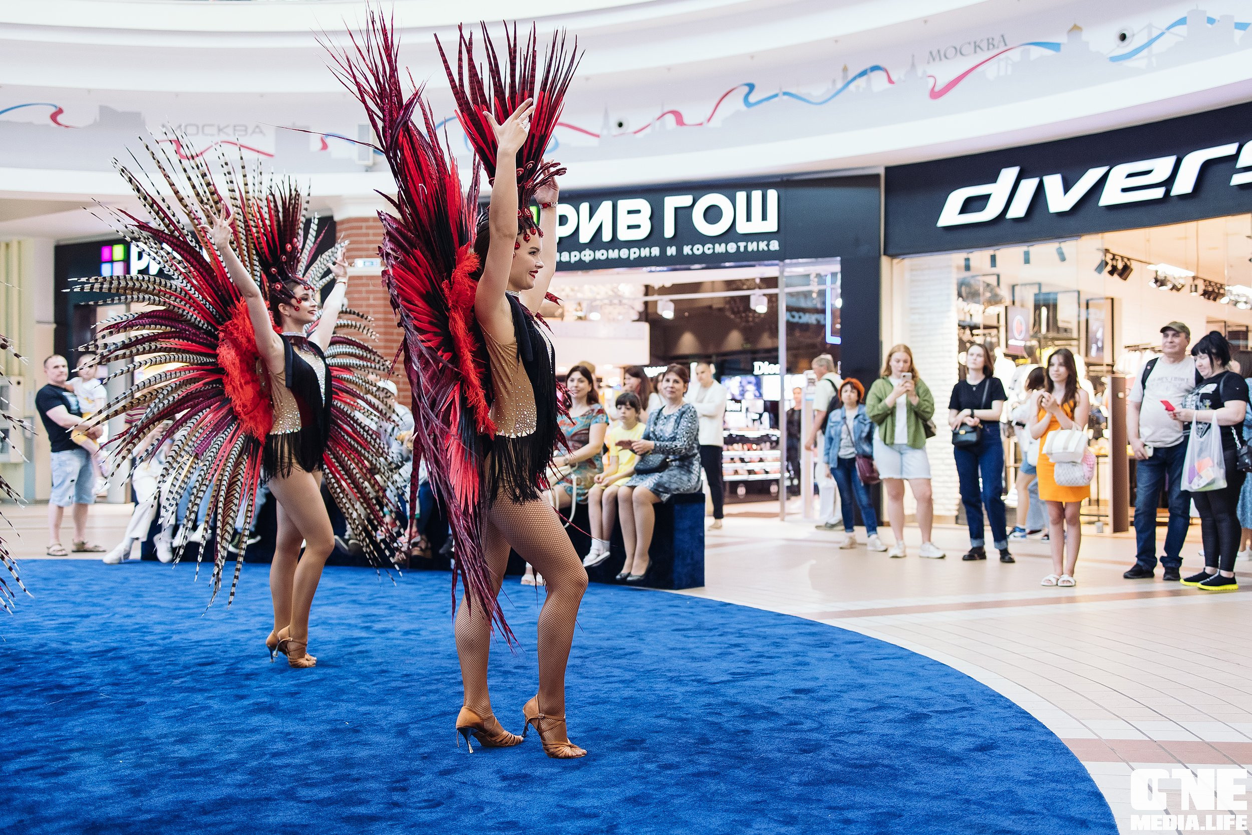 Автограф-сессия с Митей Фоминым. One Media Life: фоторепортажи, фотоотчеты с мероприятий и заведений