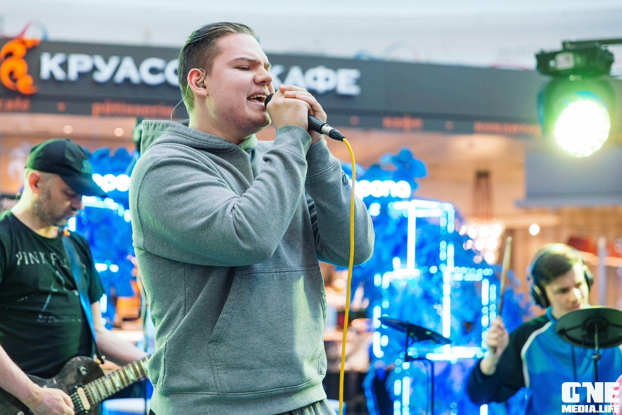 Фотоотчет с «Твой настоящий выпускной» в ТРЦ Европа. One Media Life: фоторепортажи, фотоотчеты с мероприятий и заведений