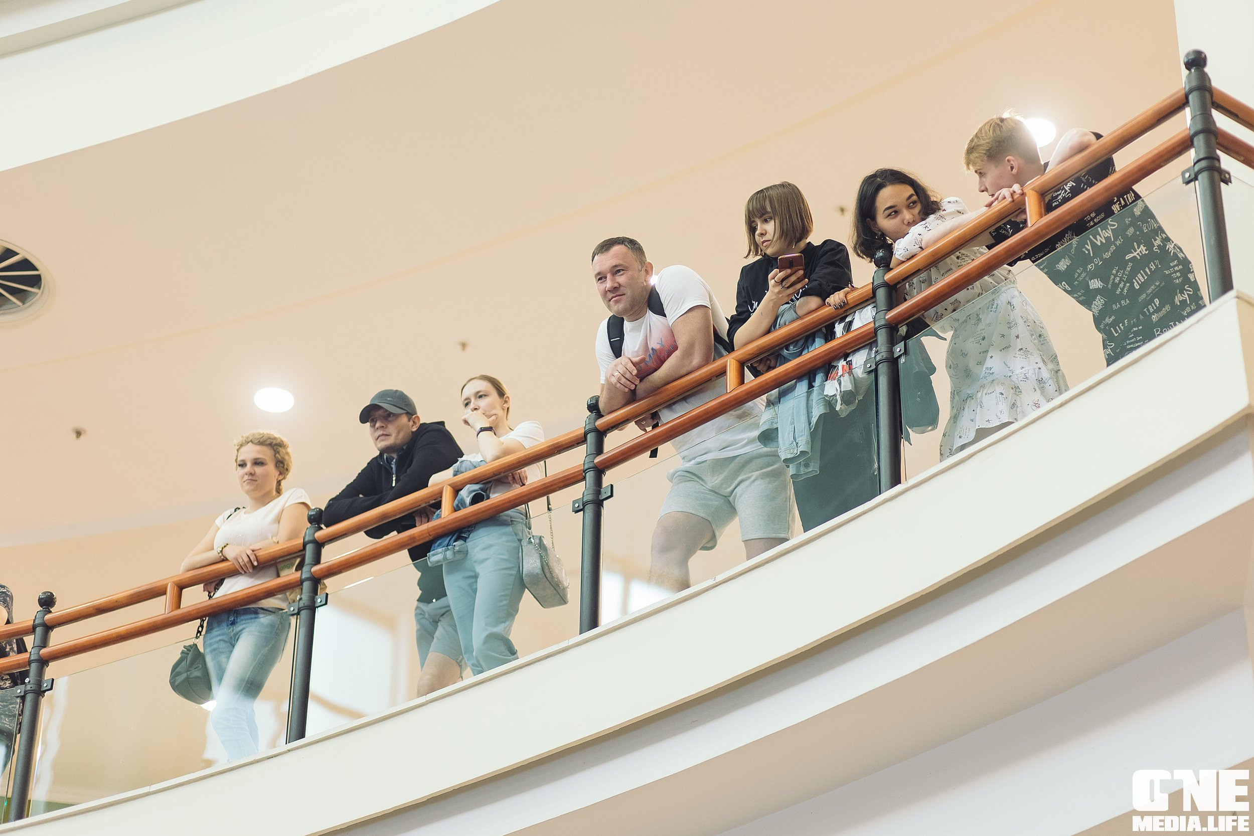 Автограф-сессия с Митей Фоминым. One Media Life: фоторепортажи, фотоотчеты с мероприятий и заведений