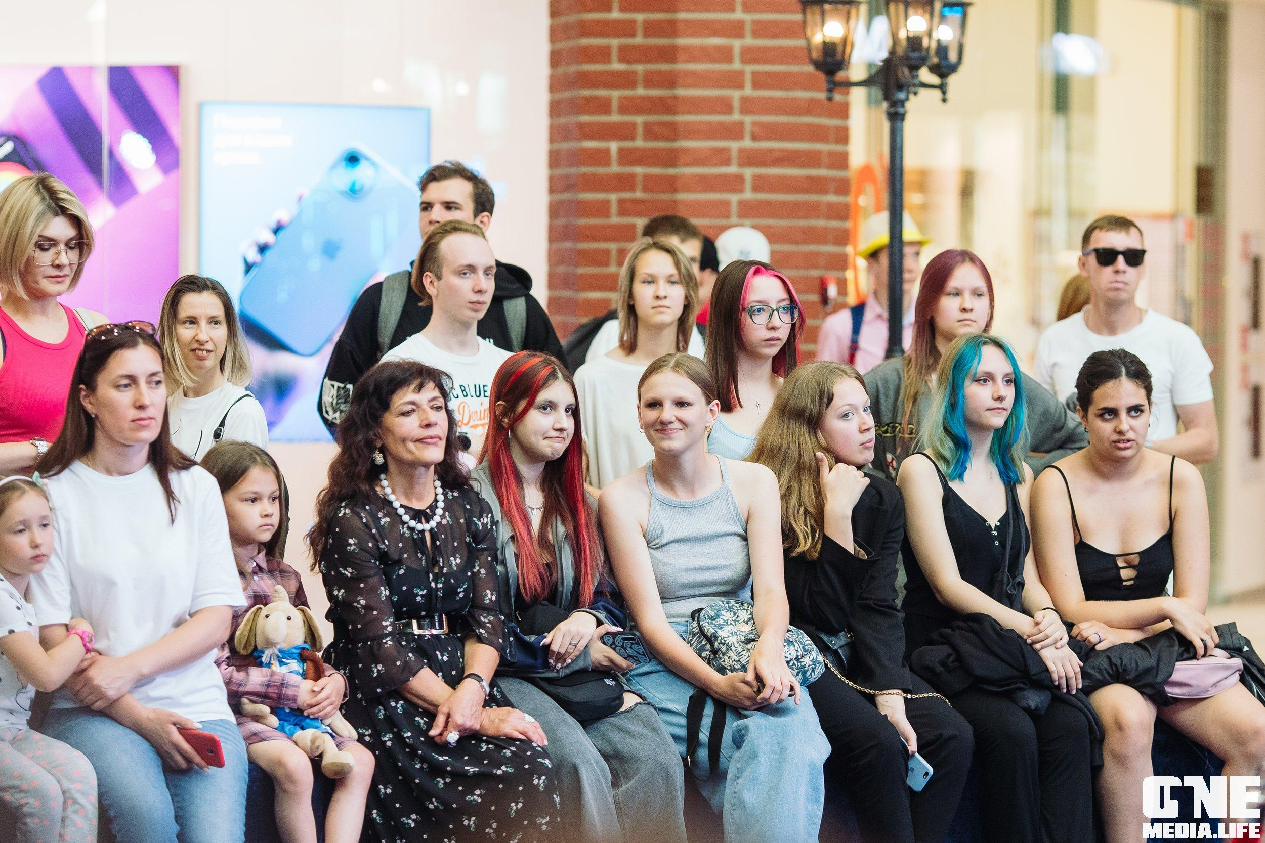 Фотоотчет с «Твой настоящий выпускной» в ТРЦ Европа. One Media Life: фоторепортажи, фотоотчеты с мероприятий и заведений