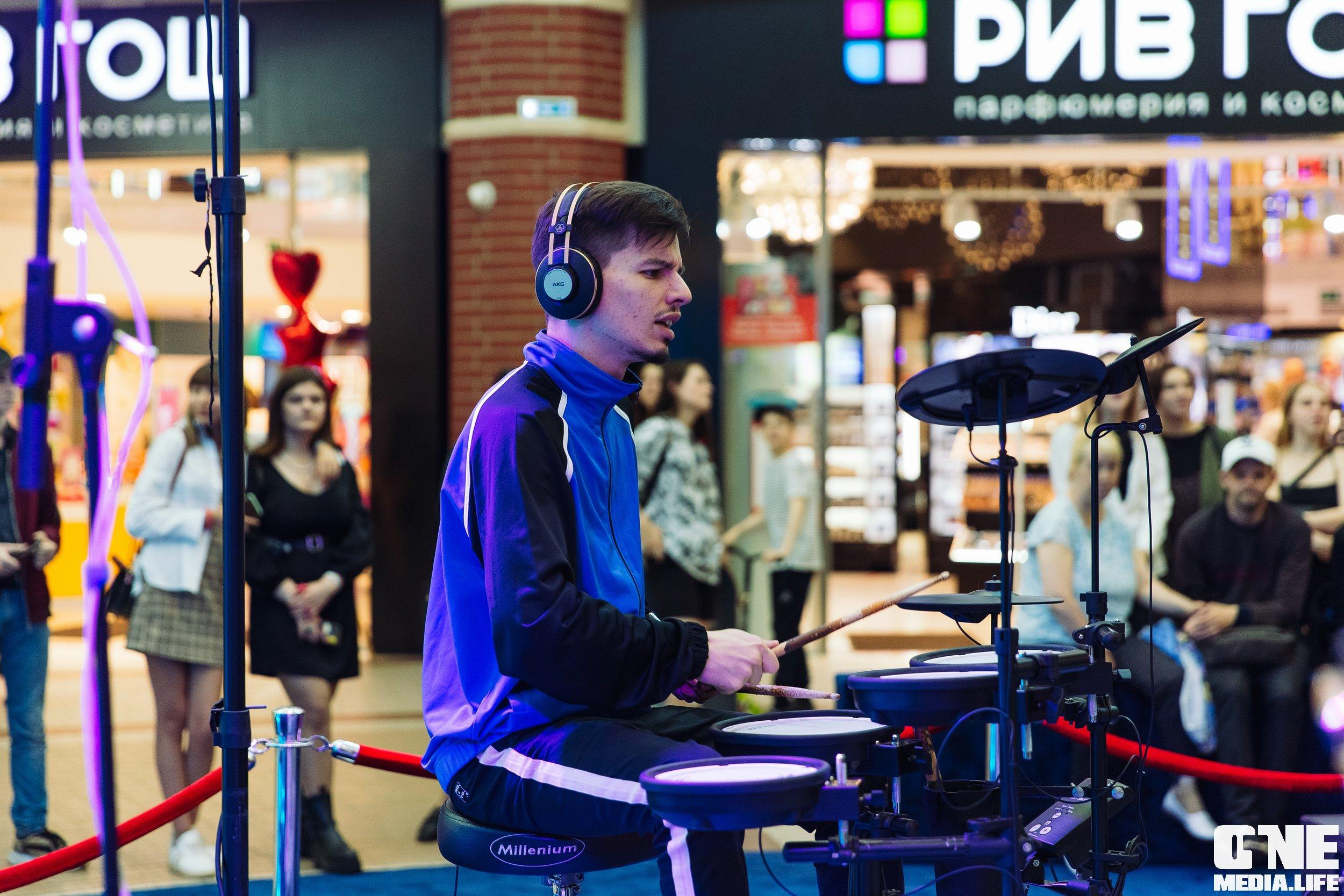 Фотоотчет с «Твой настоящий выпускной» в ТРЦ Европа. One Media Life: фоторепортажи, фотоотчеты с мероприятий и заведений