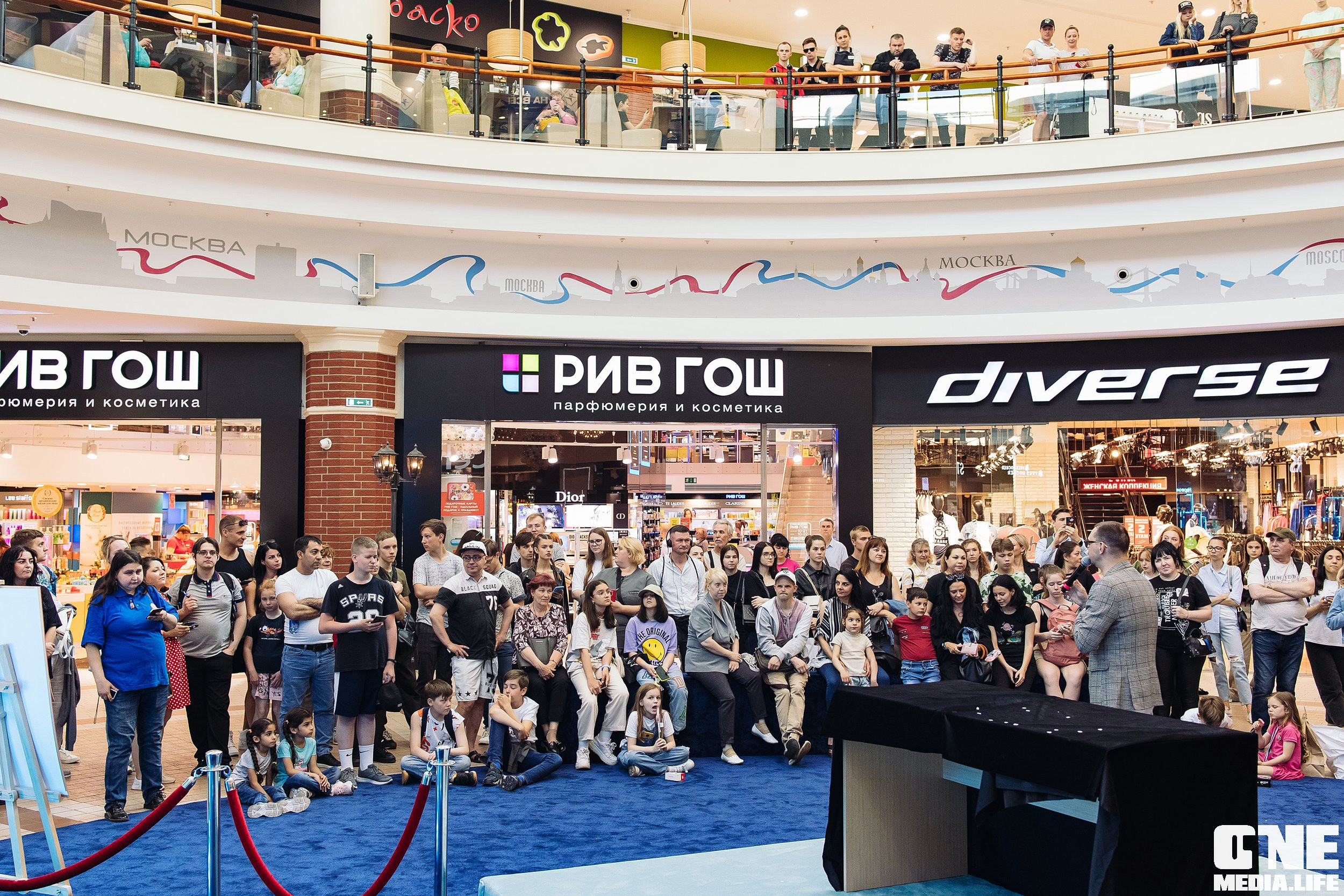 Автограф-сессия с Митей Фоминым. One Media Life: фоторепортажи, фотоотчеты с мероприятий и заведений