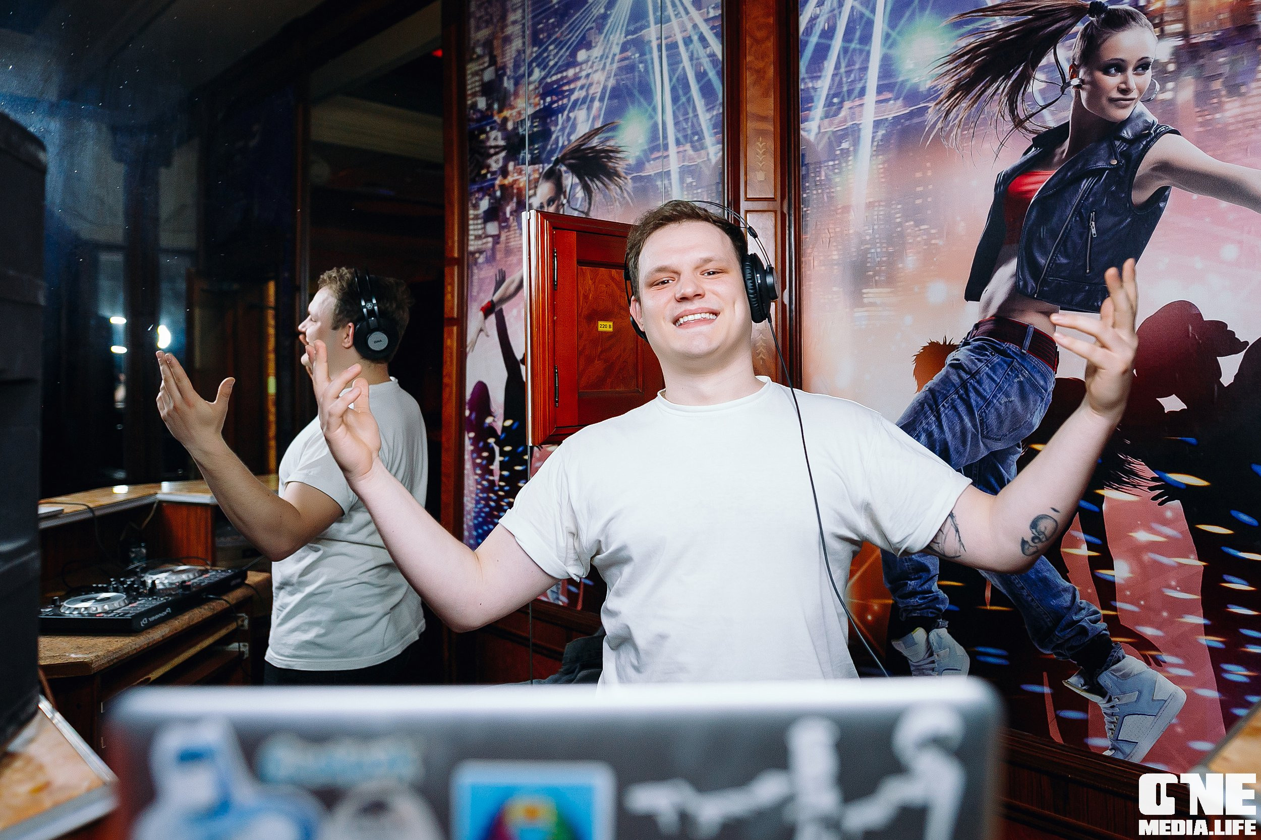 Фотоотчет с концерта Лигалайза в ночном клубе Планета. One Media Life: фоторепортажи, фотоотчеты с мероприятий и заведений