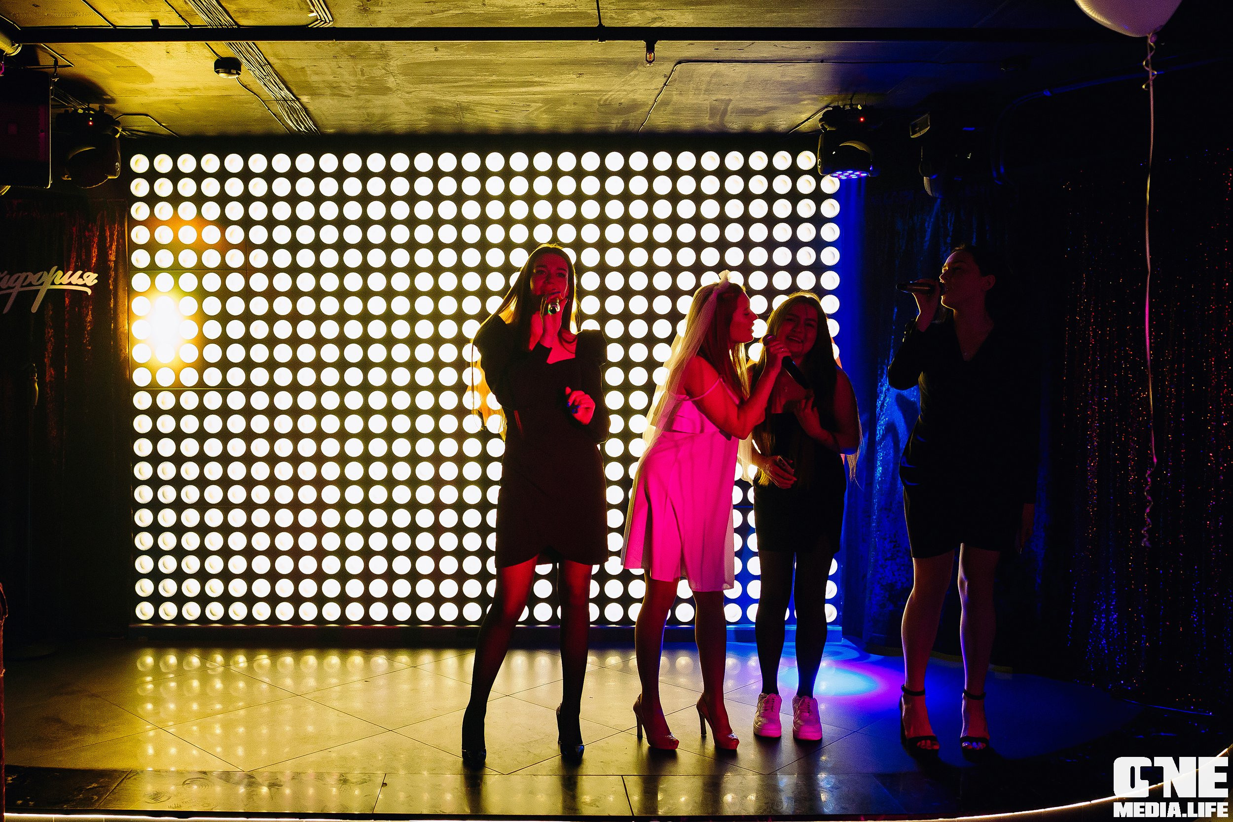 Фотоотчет из караоке клуба Эйфория. One Media Life: фоторепортажи, фотоотчеты с мероприятий и заведений