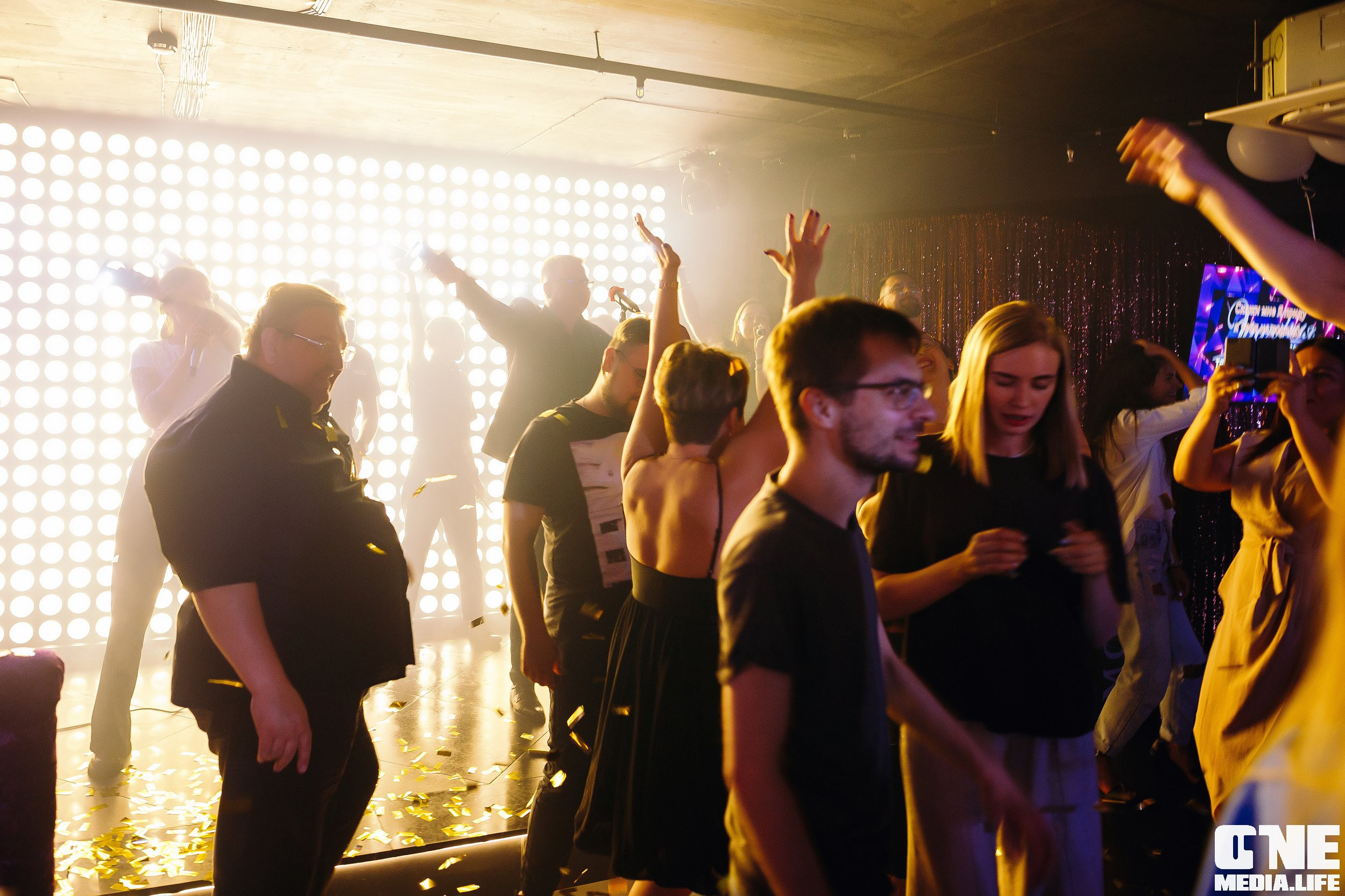 Фоторепортаж из караоке клуба Эйфория. One Media Life: фоторепортажи, фотоотчеты с мероприятий и заведений