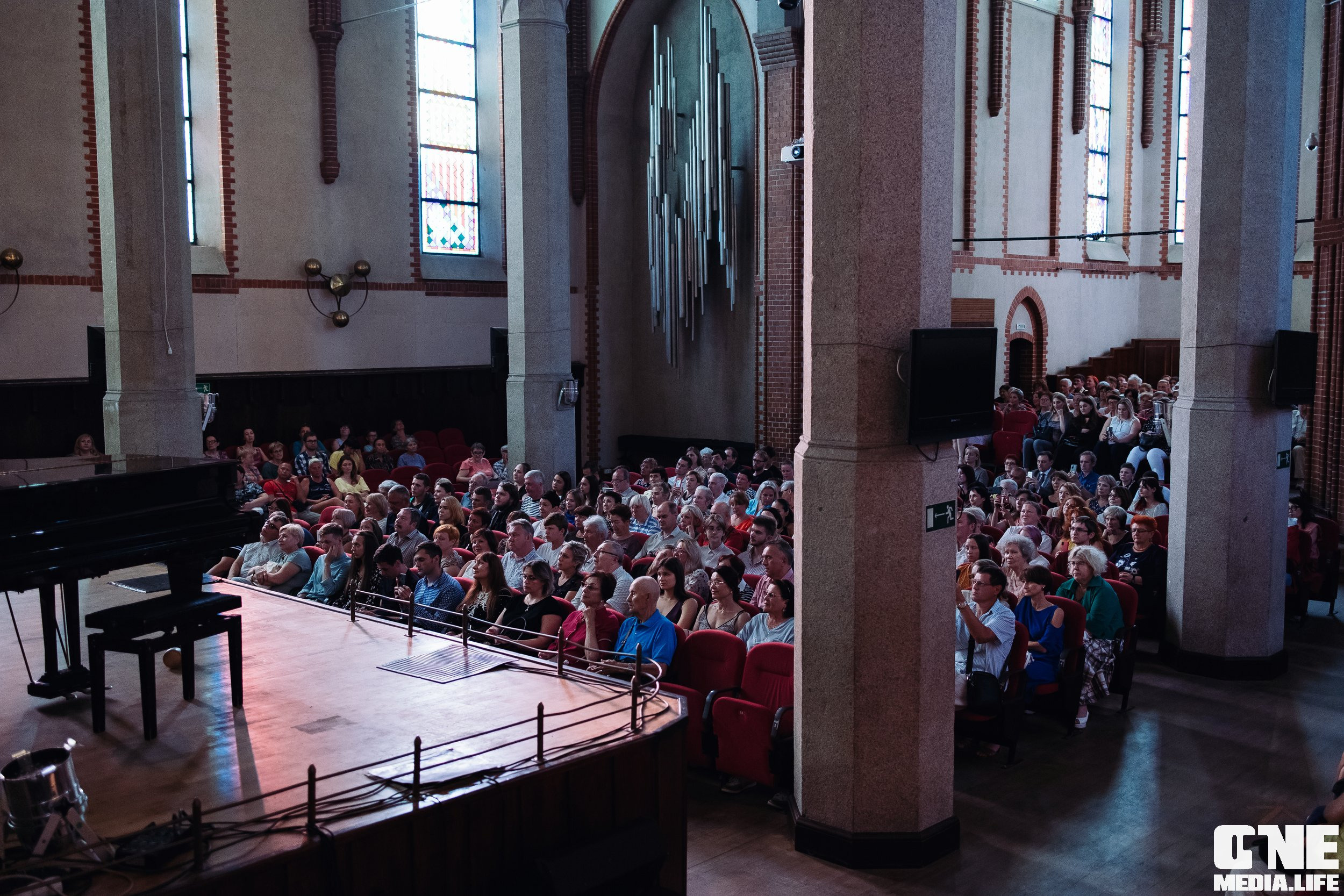 Фоторепортаж с концерта в Калининградской Филармонии. One Media Life: фоторепортажи, фотоотчеты с мероприятий и заведений