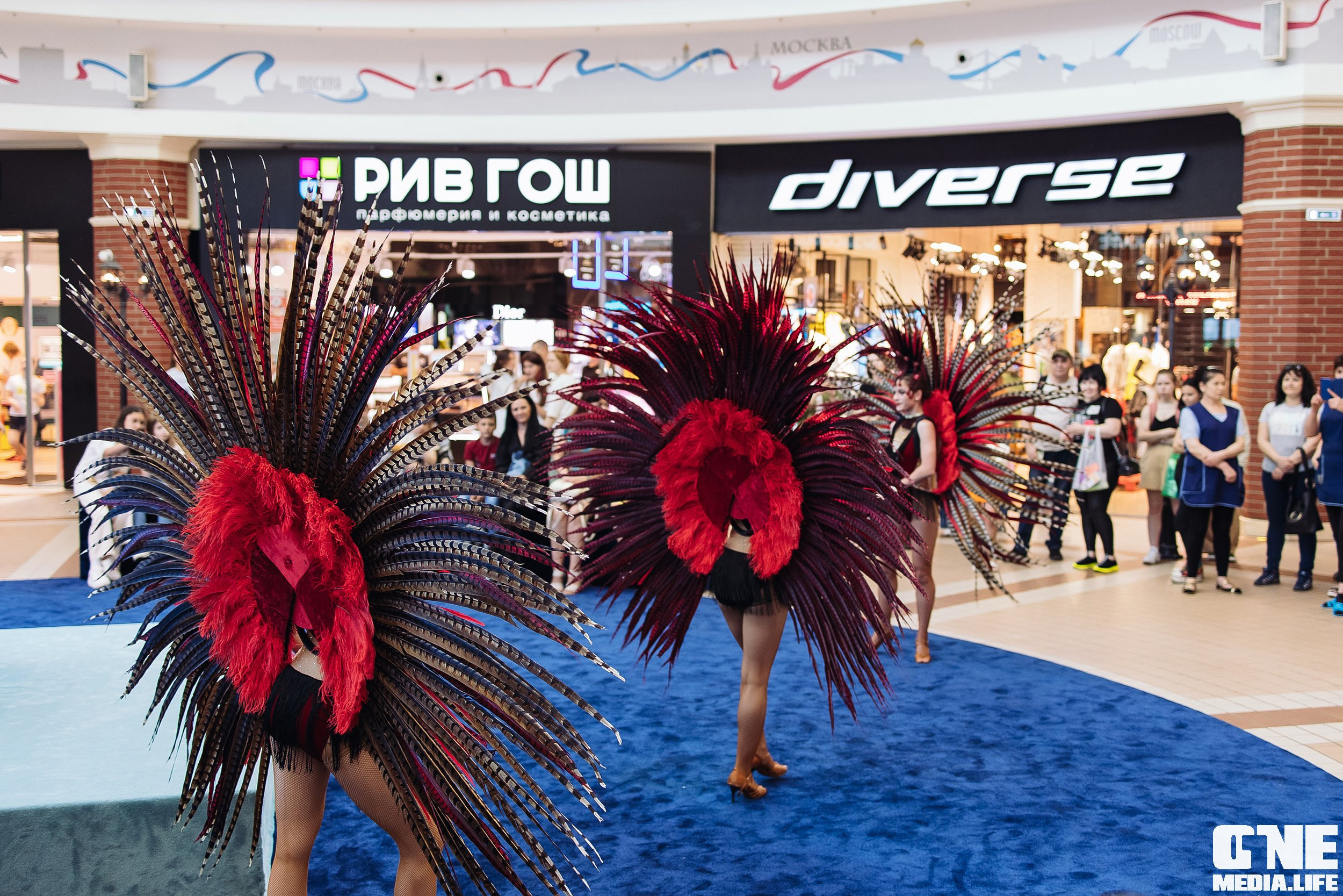 Автограф-сессия с Митей Фоминым. One Media Life: фоторепортажи, фотоотчеты с мероприятий и заведений