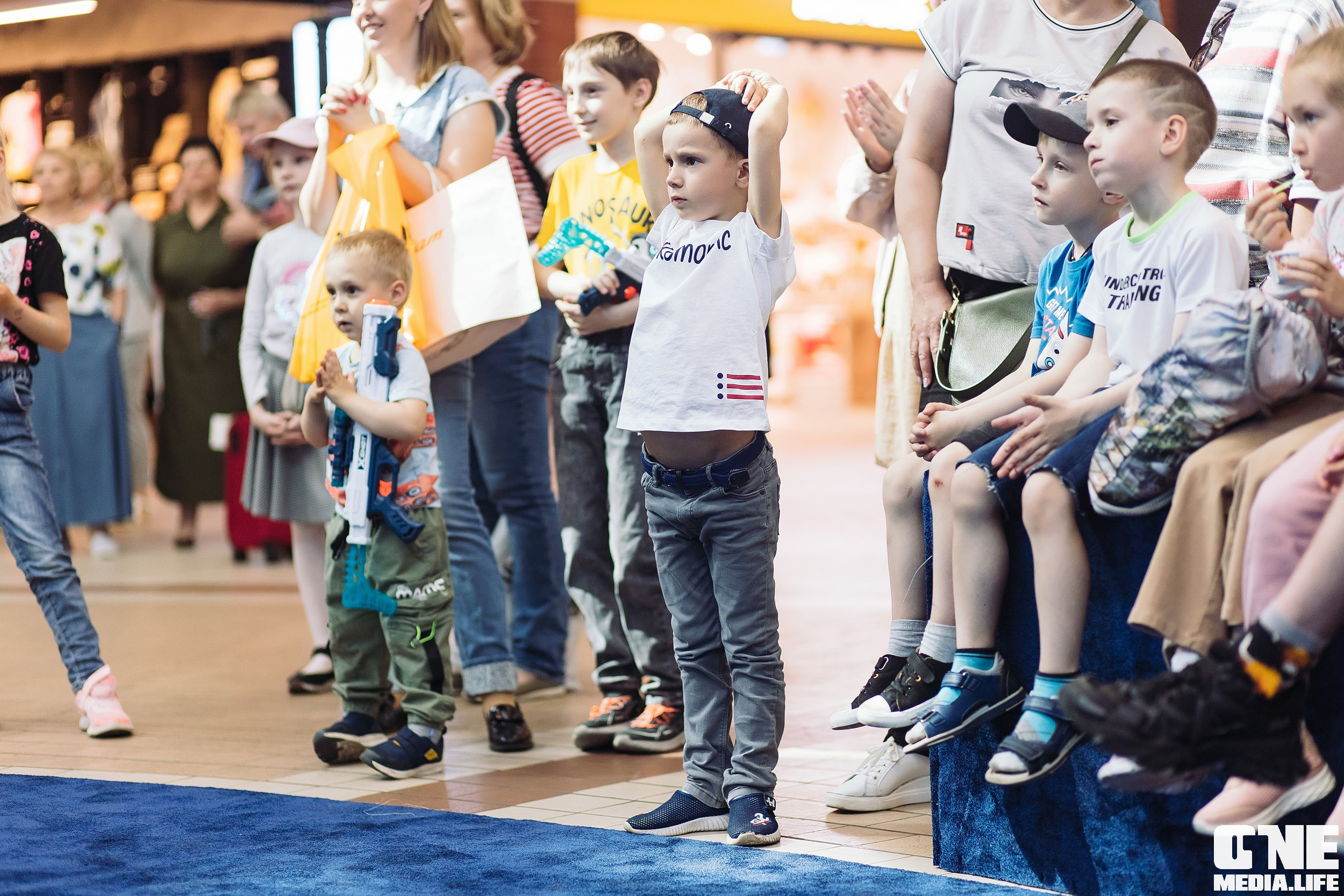 Автограф-сессия с Митей Фоминым. One Media Life: фоторепортажи, фотоотчеты с мероприятий и заведений