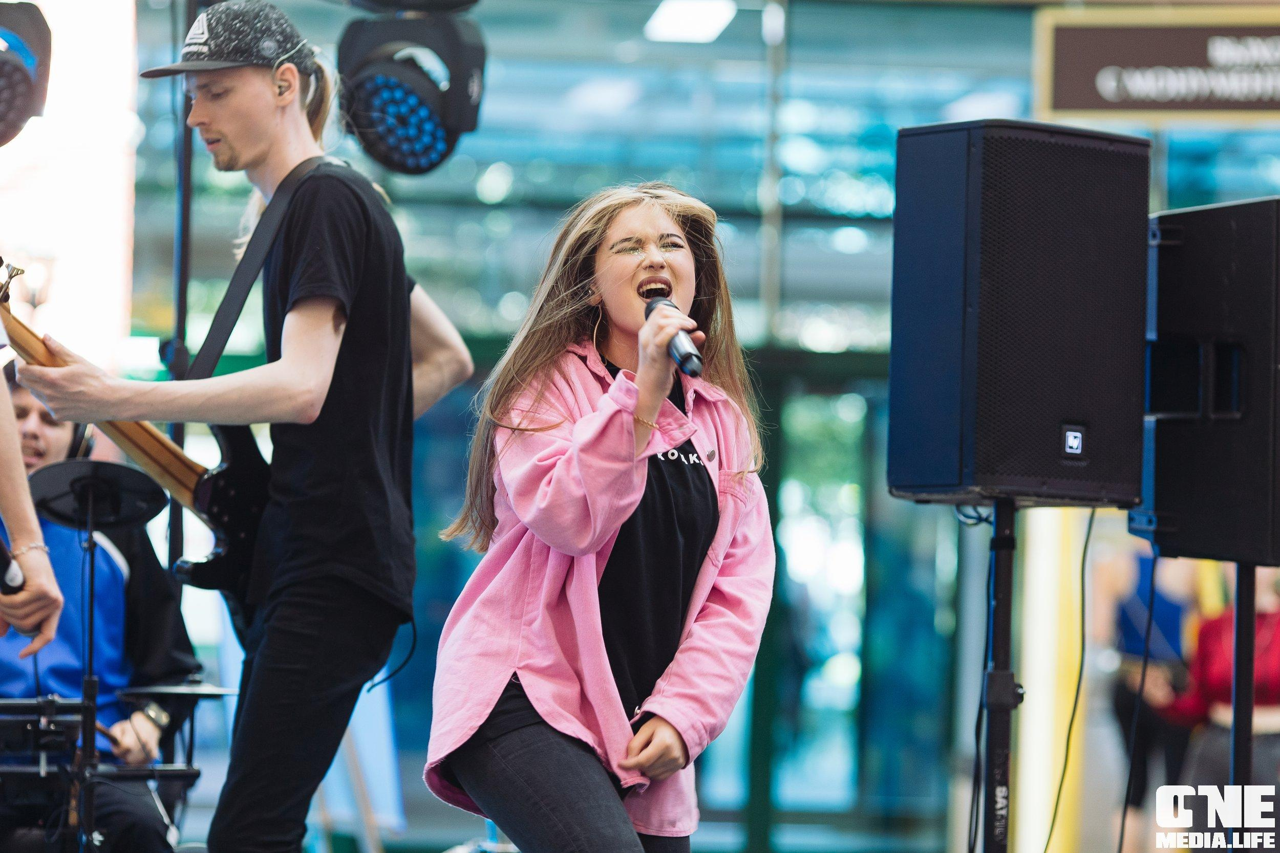 Фотоотчет с «Твой настоящий выпускной» в ТРЦ Европа. One Media Life: фоторепортажи, фотоотчеты с мероприятий и заведений