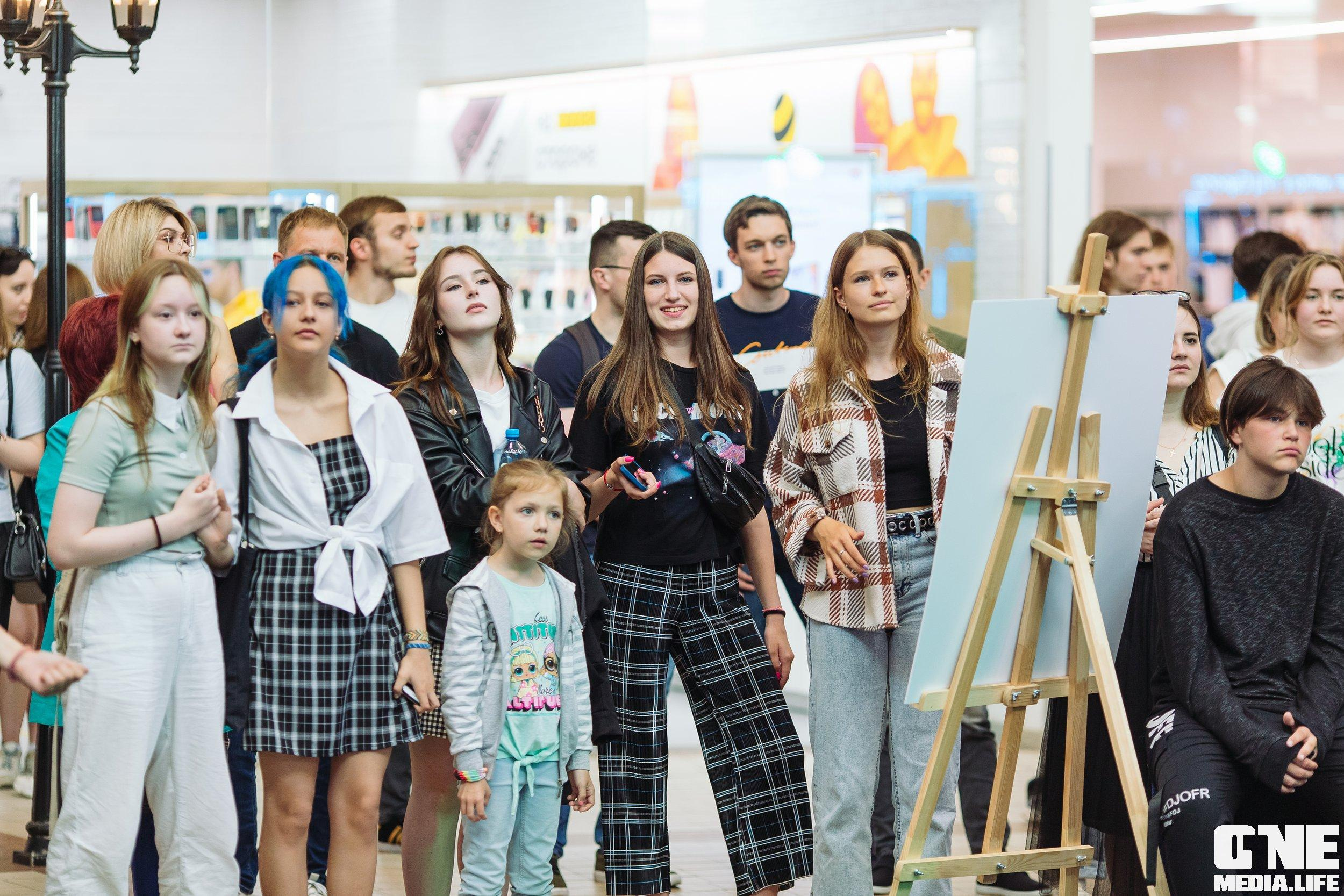 Фотоотчет с «Твой настоящий выпускной» в ТРЦ Европа. One Media Life: фоторепортажи, фотоотчеты с мероприятий и заведений