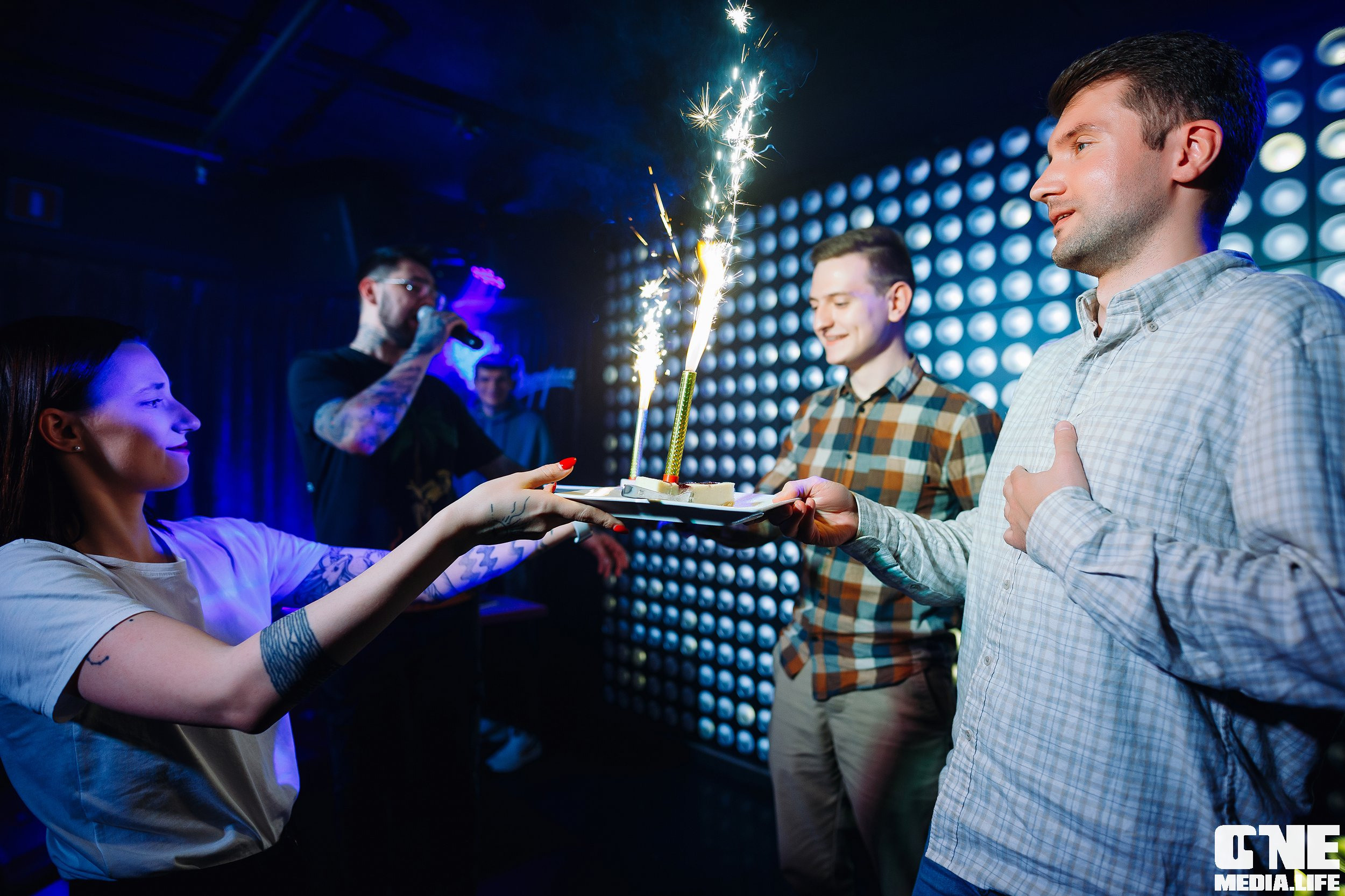 Фоторепортаж из караоке клуба Эйфория. One Media Life: фоторепортажи, фотоотчеты с мероприятий и заведений