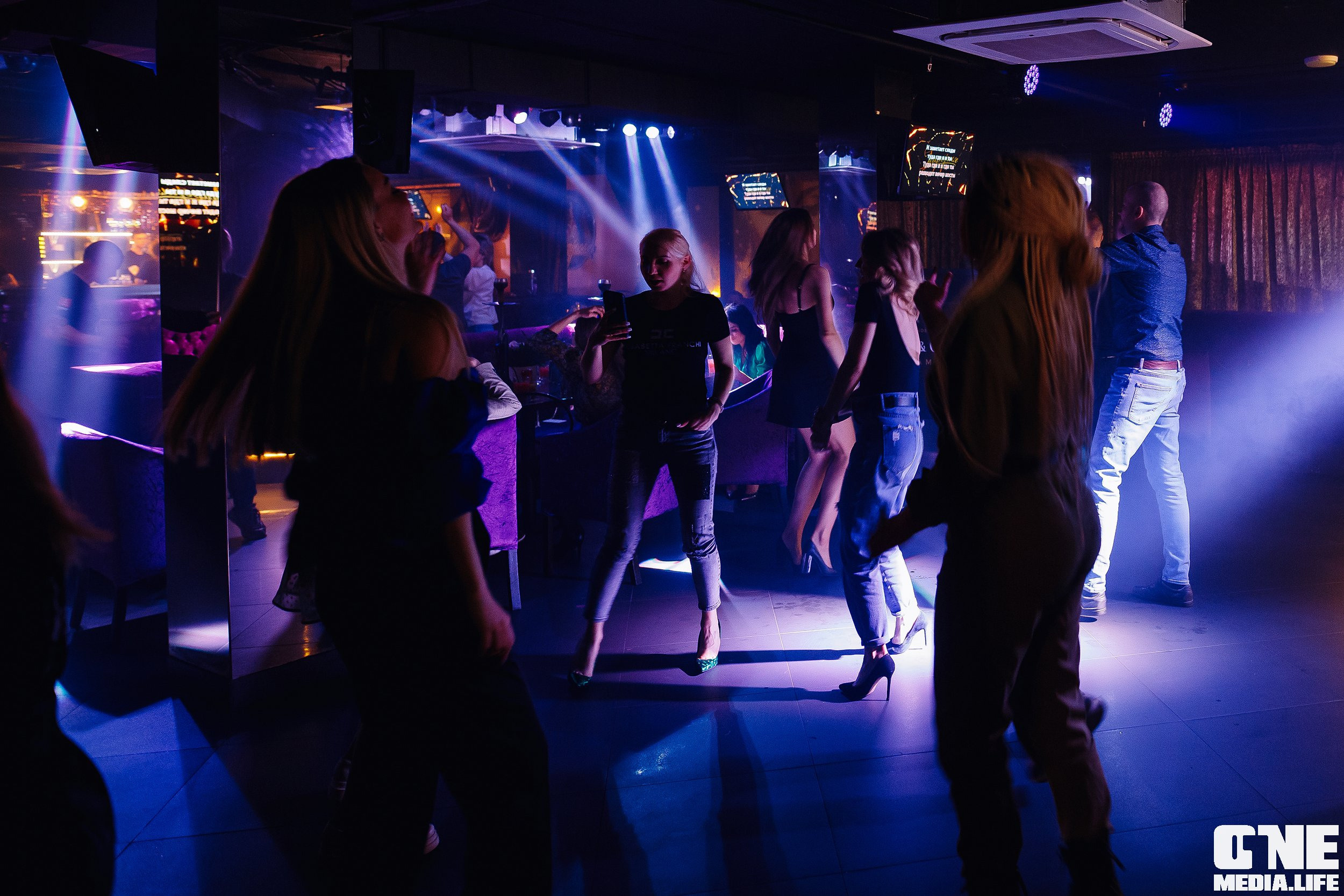 Фоторепортаж из караоке клуба Эйфория. One Media Life: фоторепортажи, фотоотчеты с мероприятий и заведений