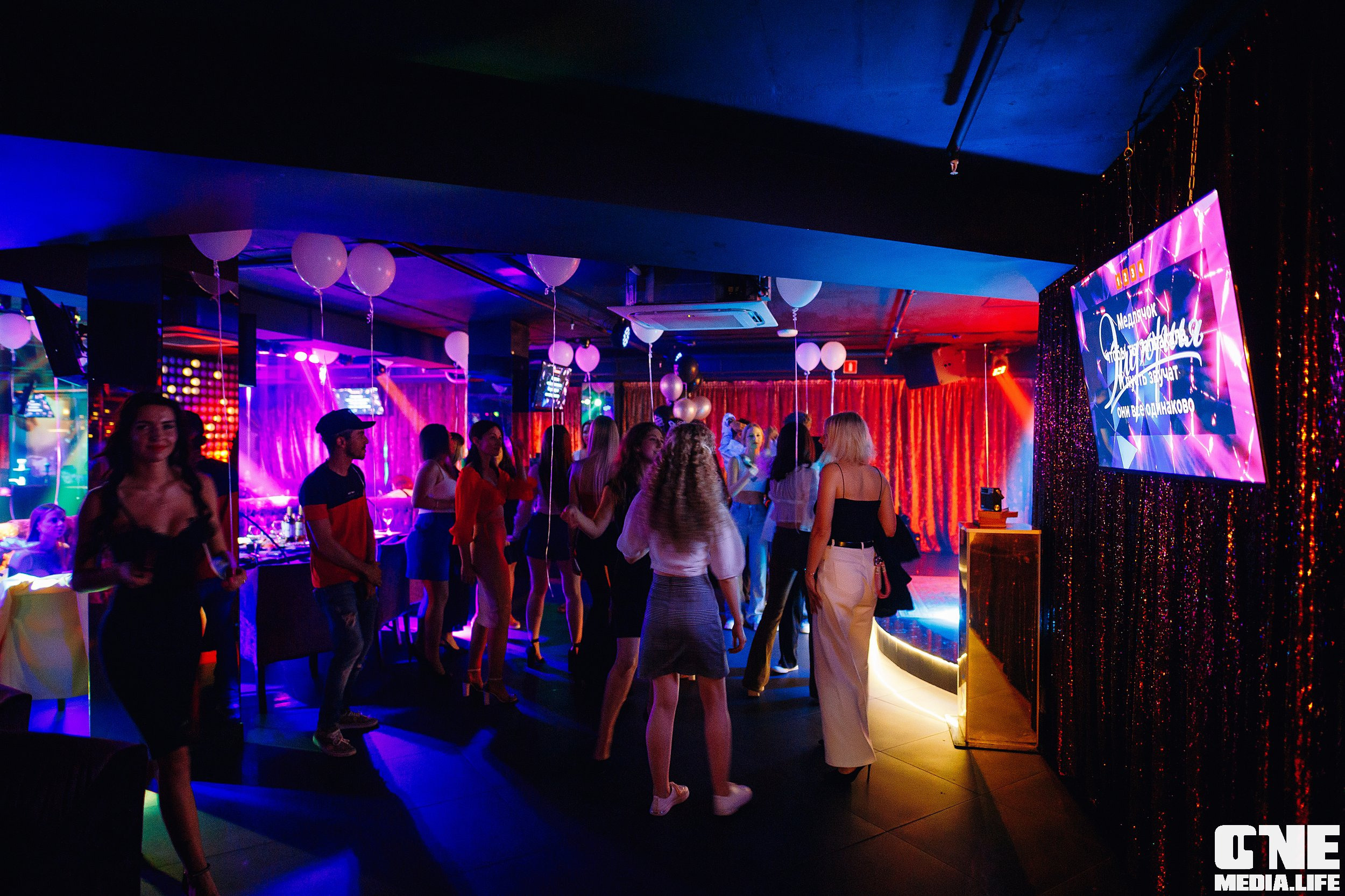Фоторепортаж из караоке клуба Эйфория. One Media Life: фоторепортажи, фотоотчеты с мероприятий и заведений