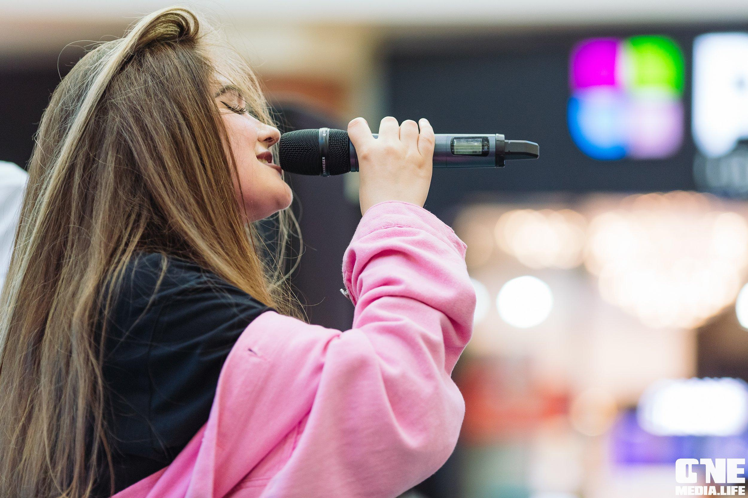Фотоотчет с «Твой настоящий выпускной» в ТРЦ Европа. One Media Life: фоторепортажи, фотоотчеты с мероприятий и заведений