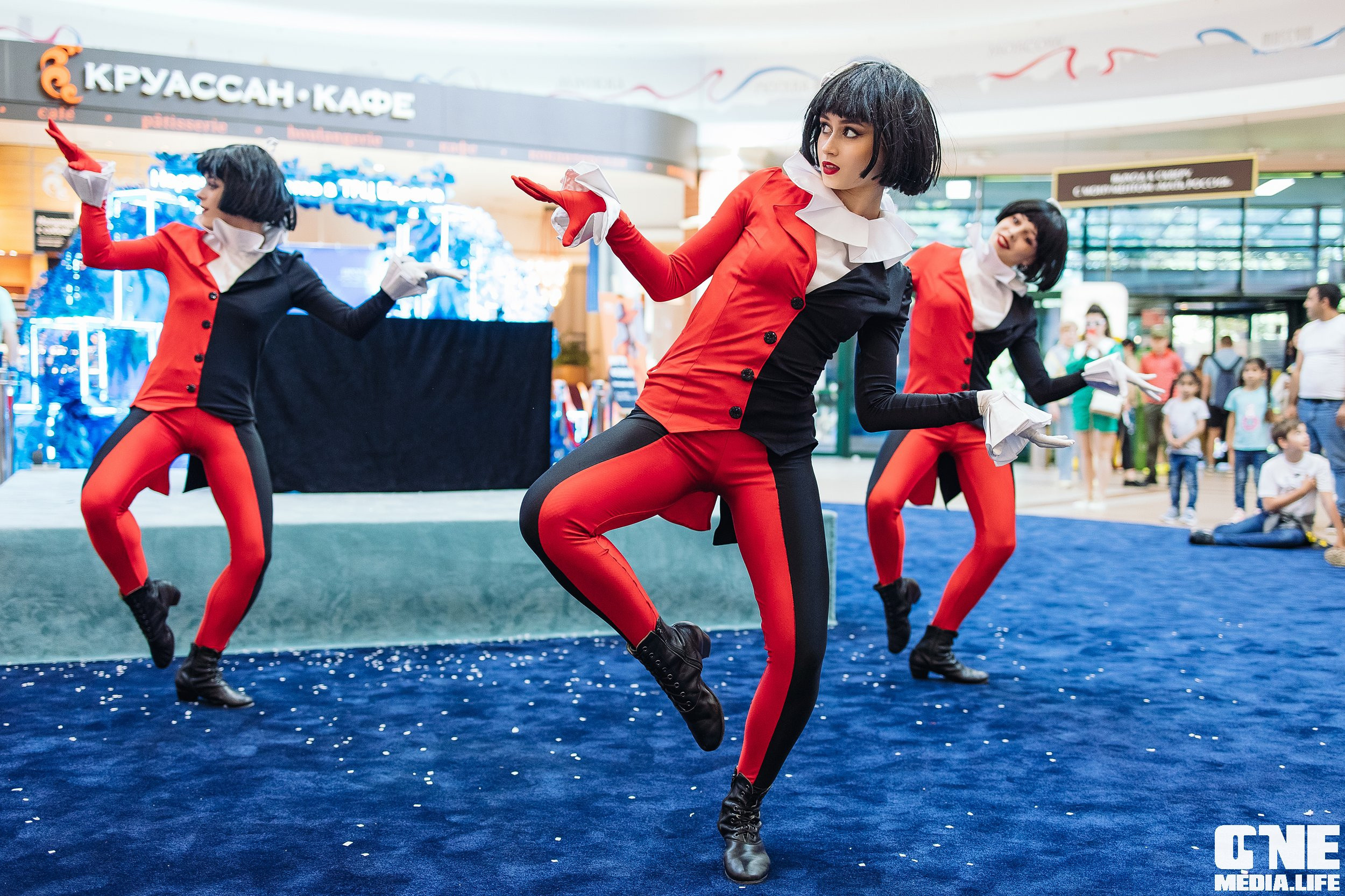 Автограф-сессия с Митей Фоминым. One Media Life: фоторепортажи, фотоотчеты с мероприятий и заведений