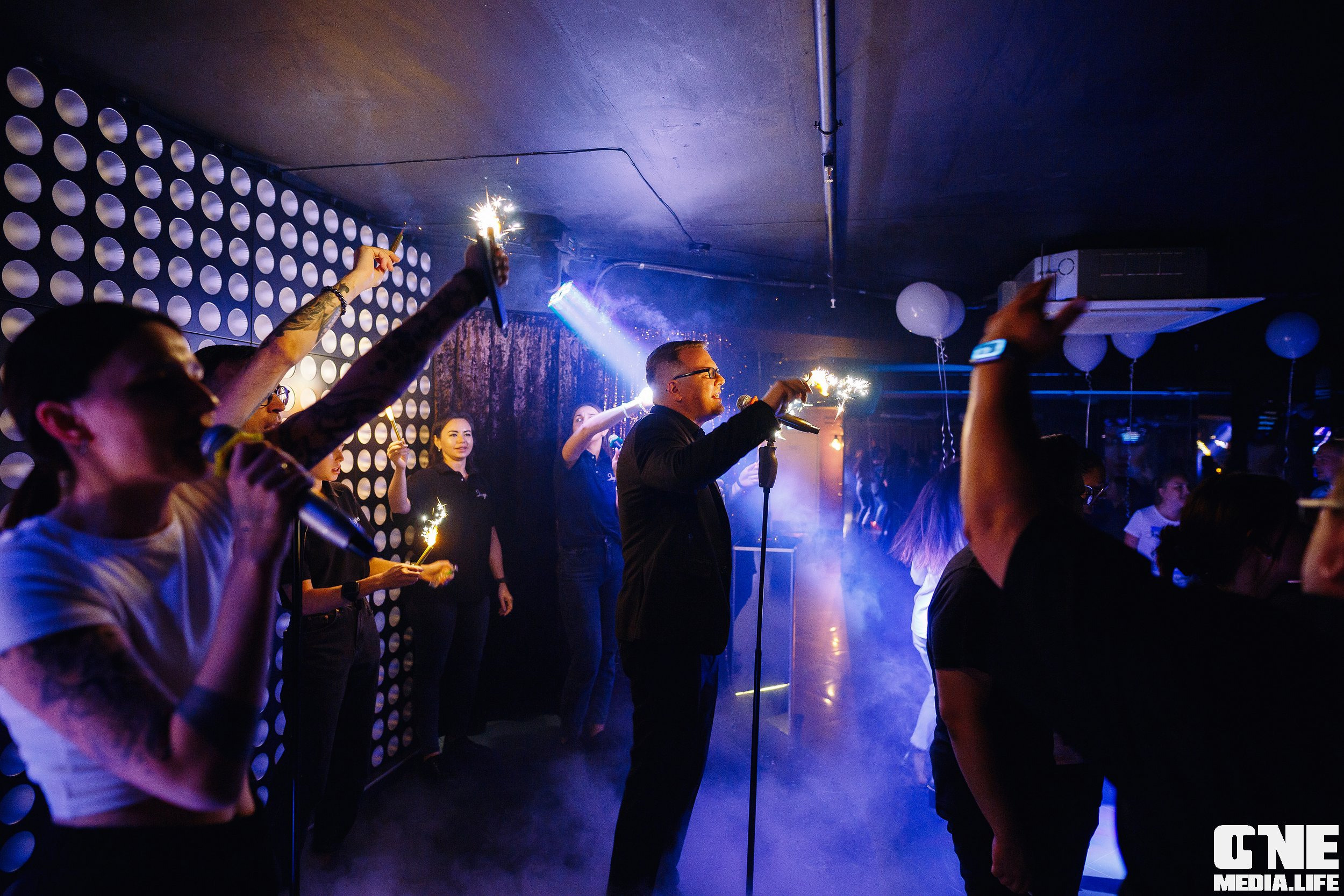 Фоторепортаж из караоке клуба Эйфория. One Media Life: фоторепортажи, фотоотчеты с мероприятий и заведений