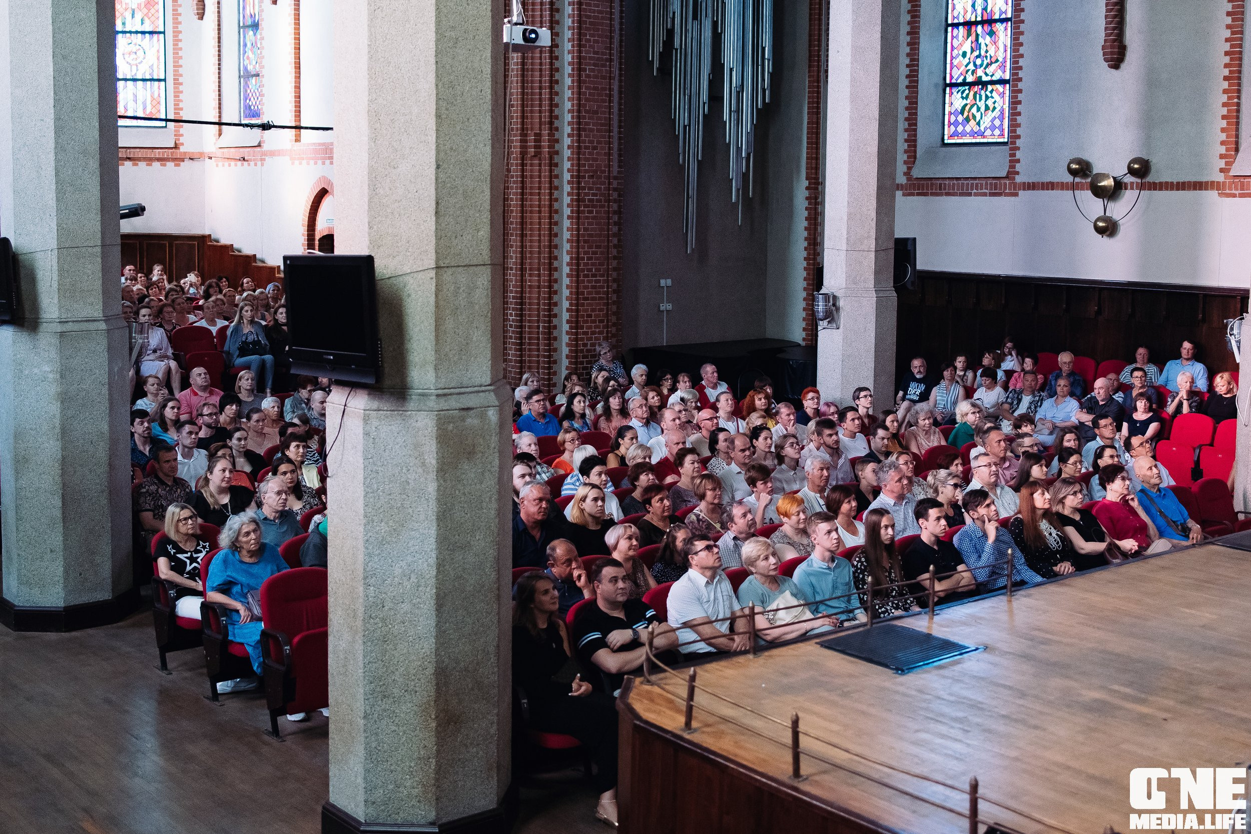 Фоторепортаж с концерта в Калининградской Филармонии. One Media Life: фоторепортажи, фотоотчеты с мероприятий и заведений