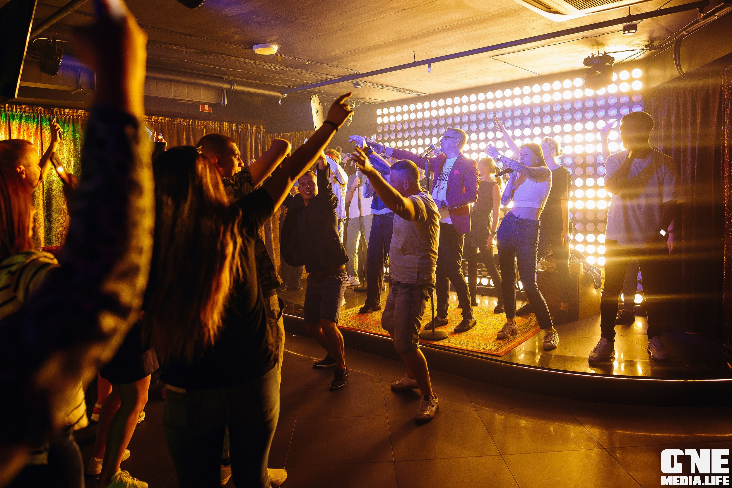 Фотоотчет из караоке-клуба Эйфория. One Media Life: фоторепортажи, фотоотчеты с мероприятий и заведений