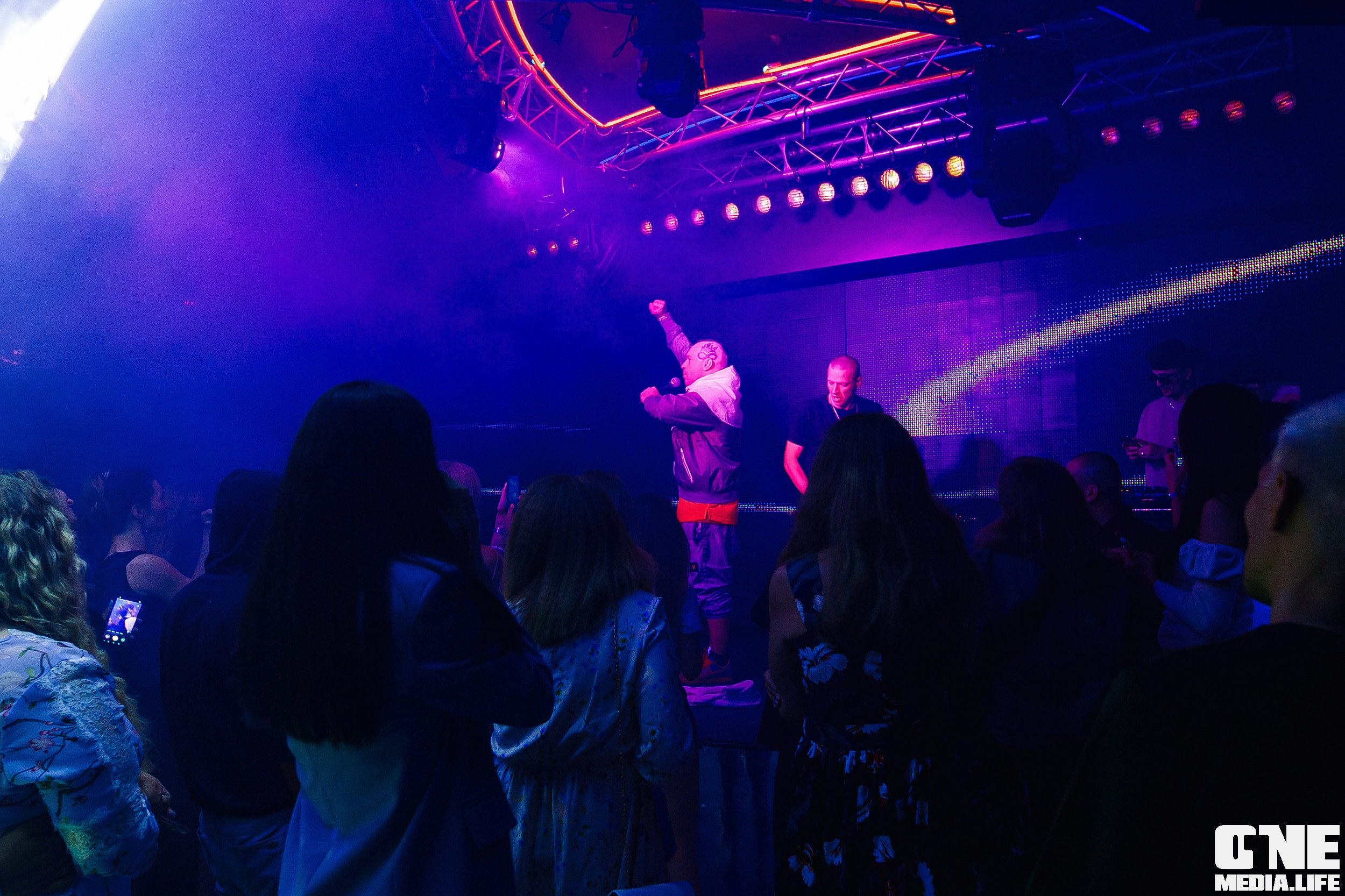 Фотоотчет с концерта Лигалайза в ночном клубе Планета. One Media Life: фоторепортажи, фотоотчеты с мероприятий и заведений