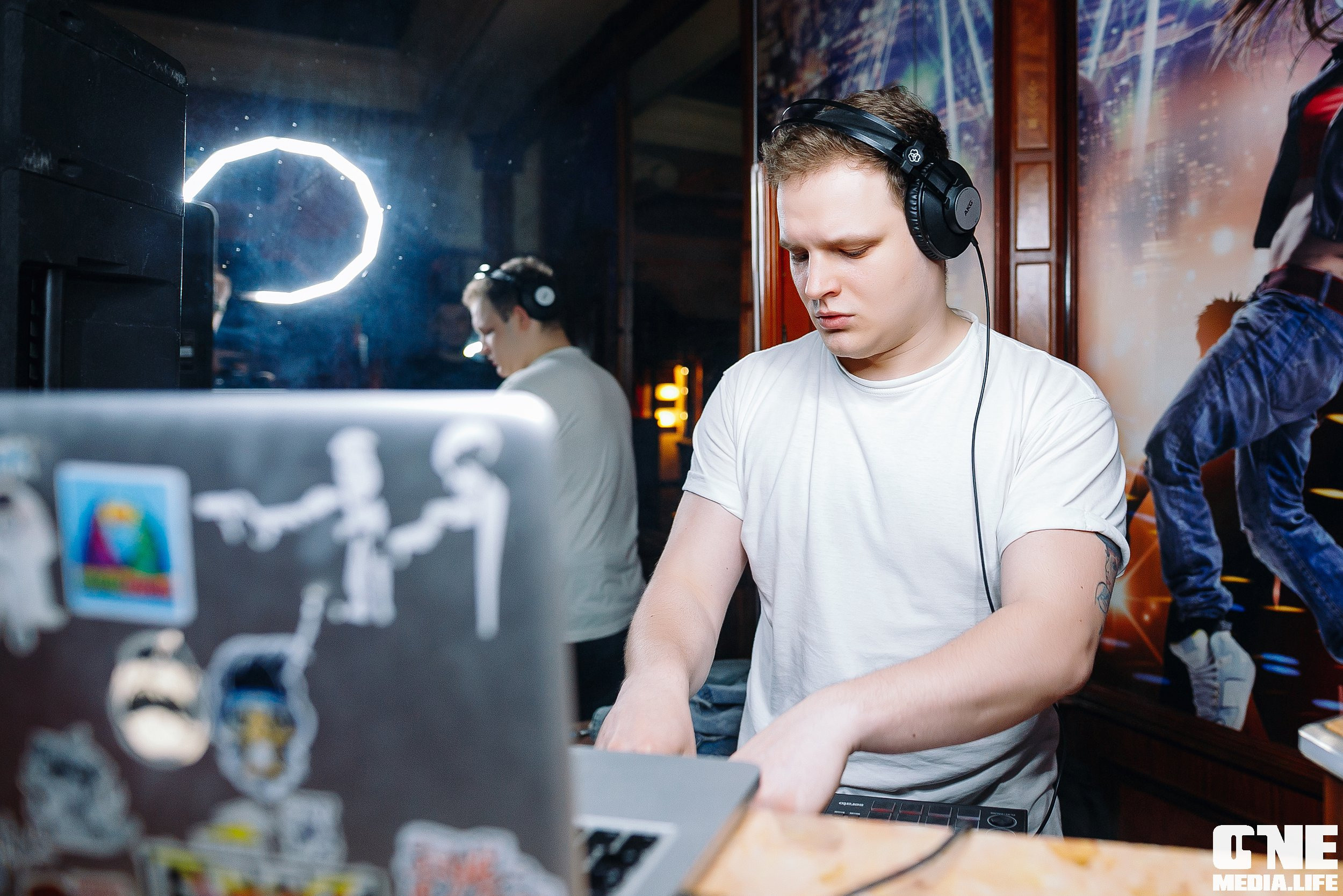 Фотоотчет с концерта Лигалайза в ночном клубе Планета. One Media Life: фоторепортажи, фотоотчеты с мероприятий и заведений