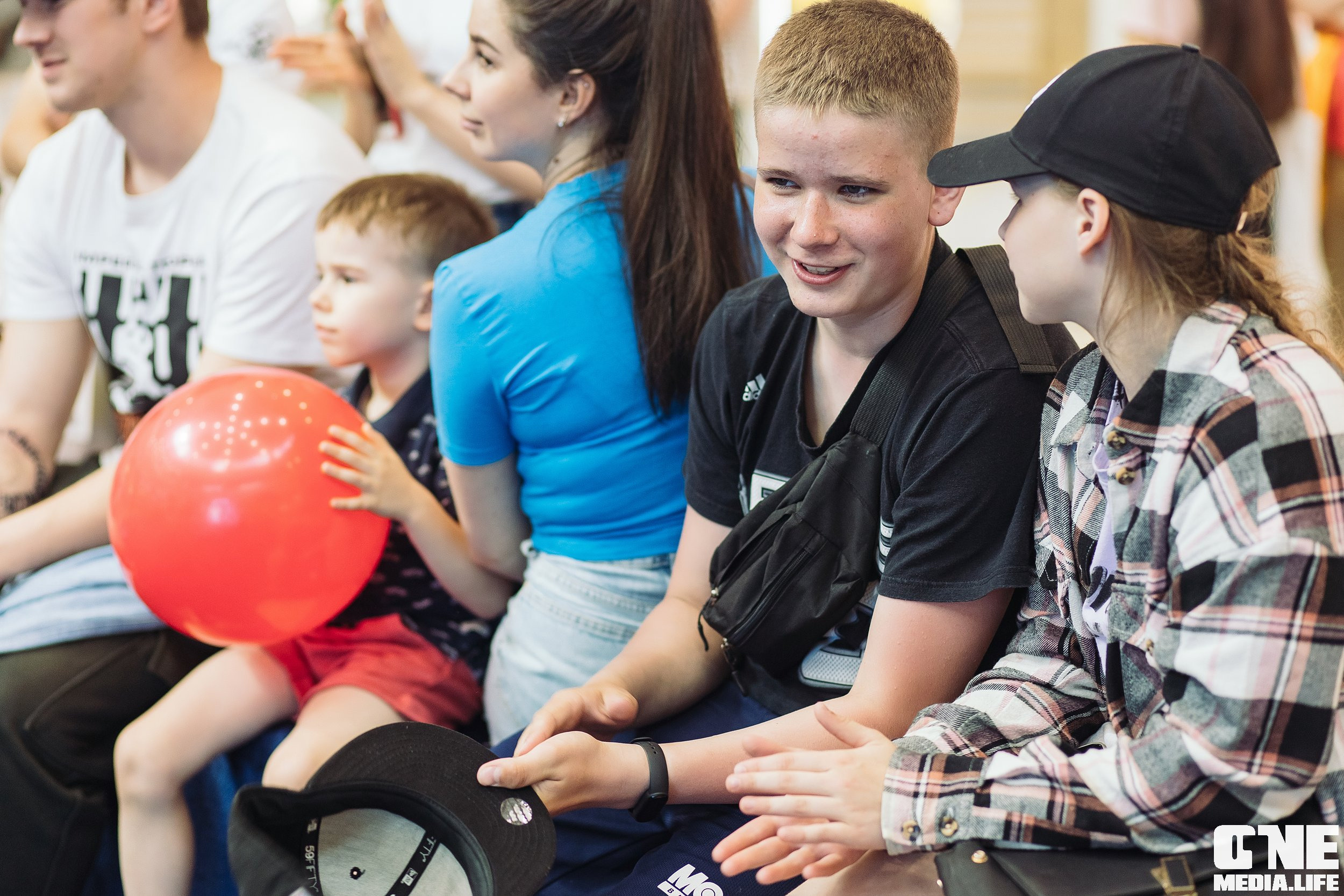 Автограф-сессия с Митей Фоминым. One Media Life: фоторепортажи, фотоотчеты с мероприятий и заведений