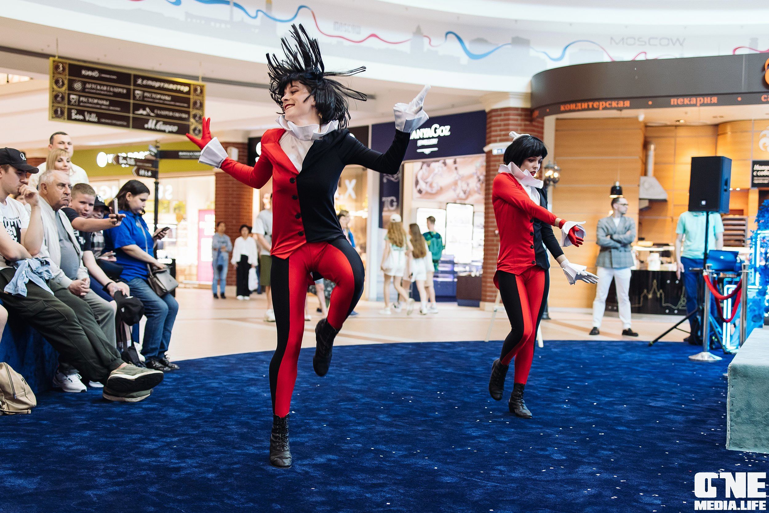 Автограф-сессия с Митей Фоминым. One Media Life: фоторепортажи, фотоотчеты с мероприятий и заведений