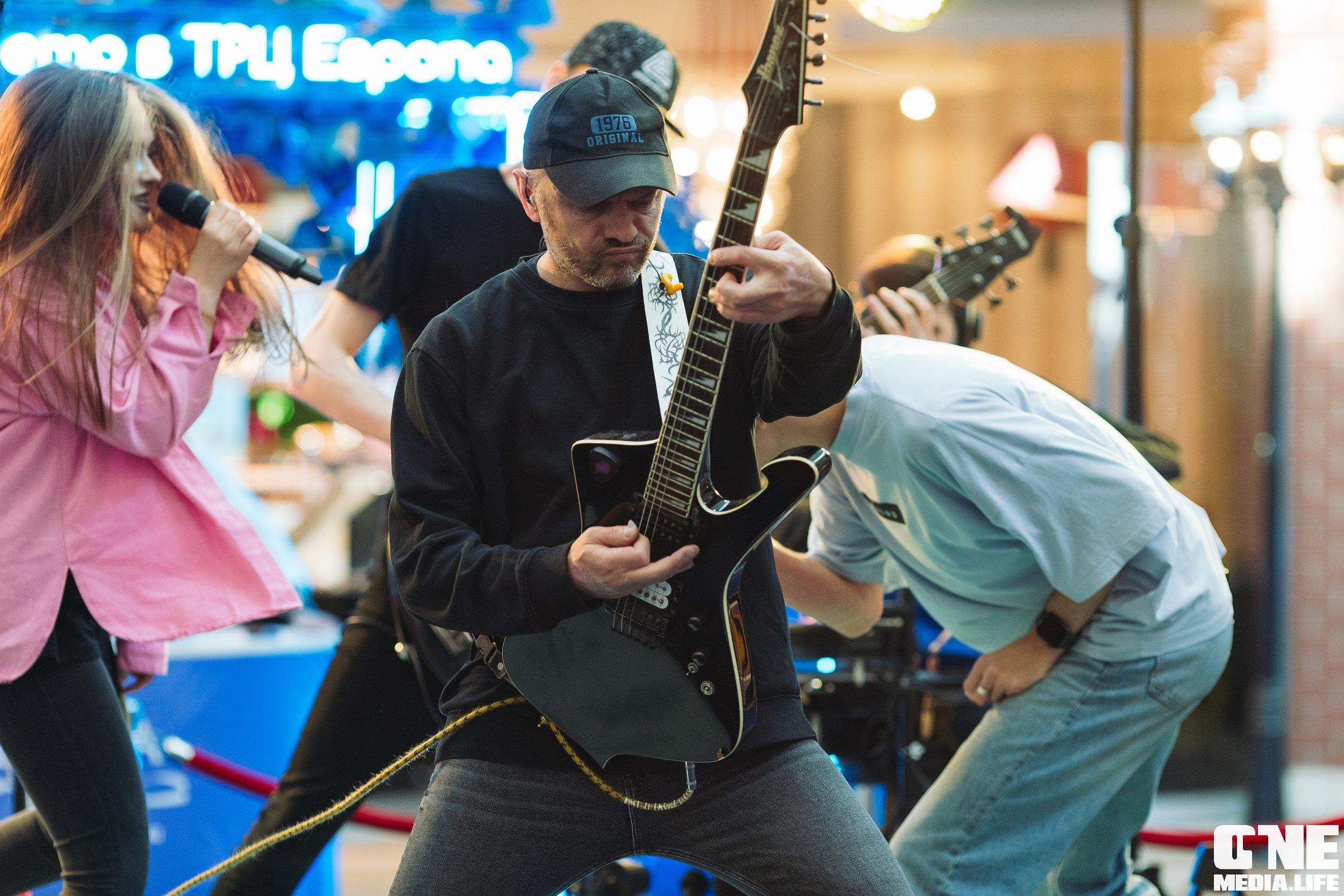 Фотоотчет с «Твой настоящий выпускной» в ТРЦ Европа. One Media Life: фоторепортажи, фотоотчеты с мероприятий и заведений