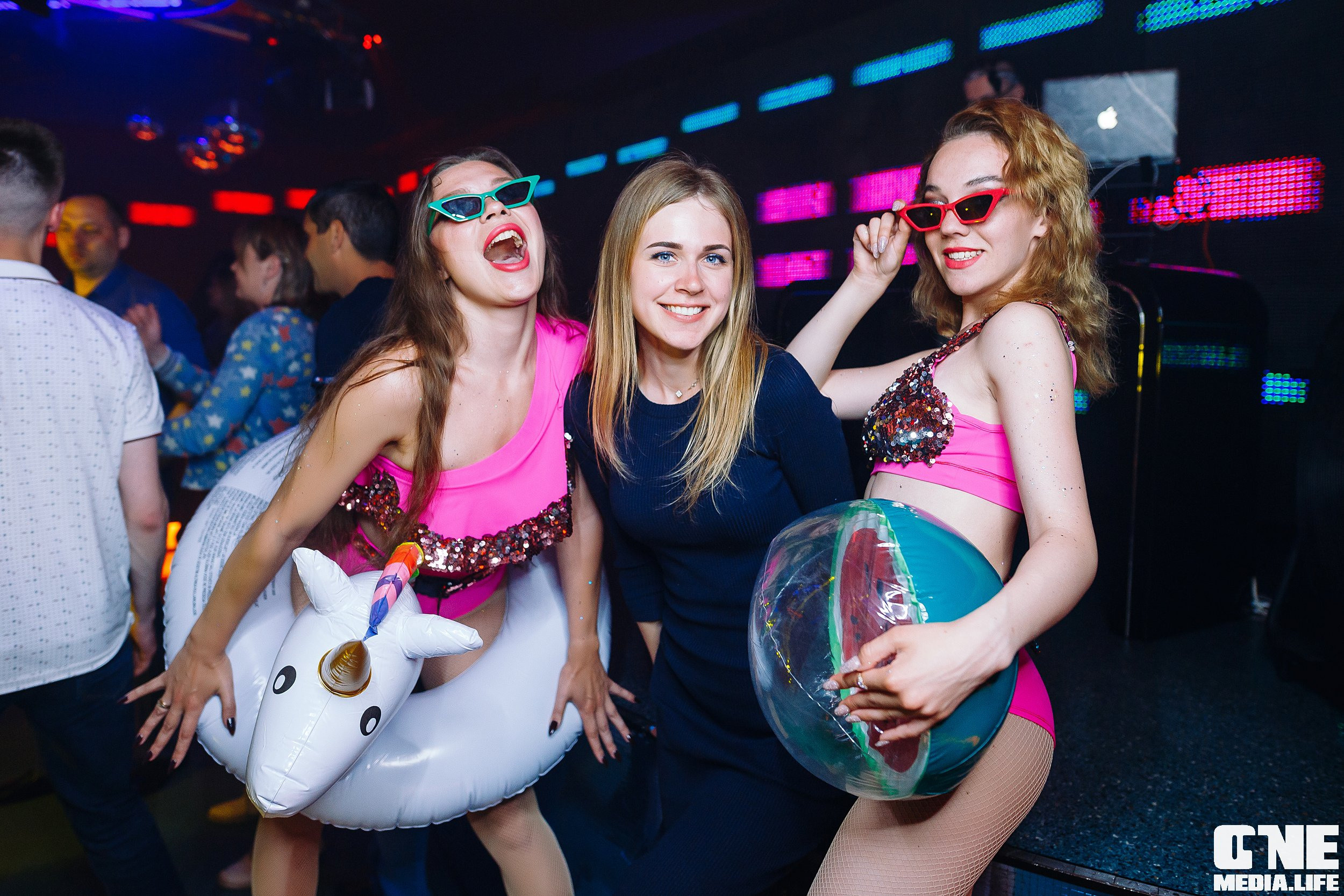 Фототчет из ночного клуба Планета. One Media Life: фоторепортажи, фотоотчеты с мероприятий и заведений