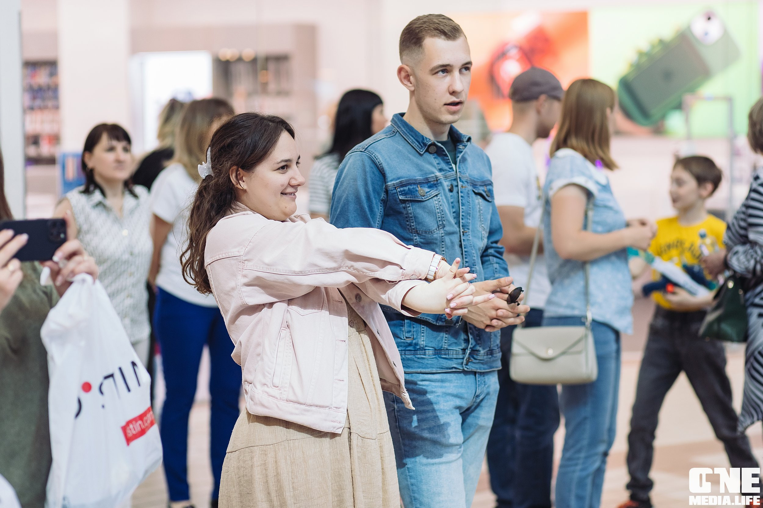 Автограф-сессия с Митей Фоминым. One Media Life: фоторепортажи, фотоотчеты с мероприятий и заведений