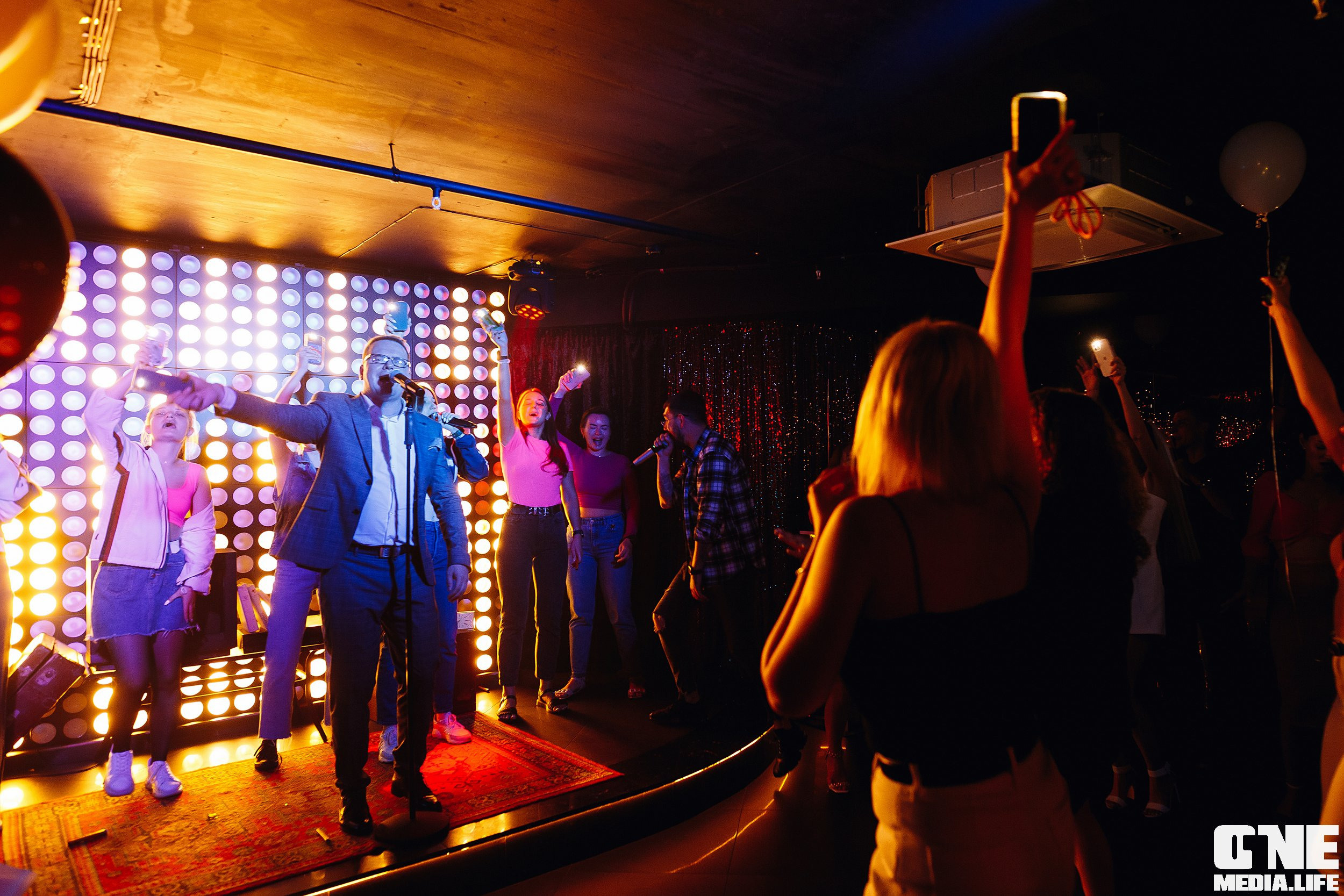 Фоторепортаж из караоке клуба Эйфория. One Media Life: фоторепортажи, фотоотчеты с мероприятий и заведений
