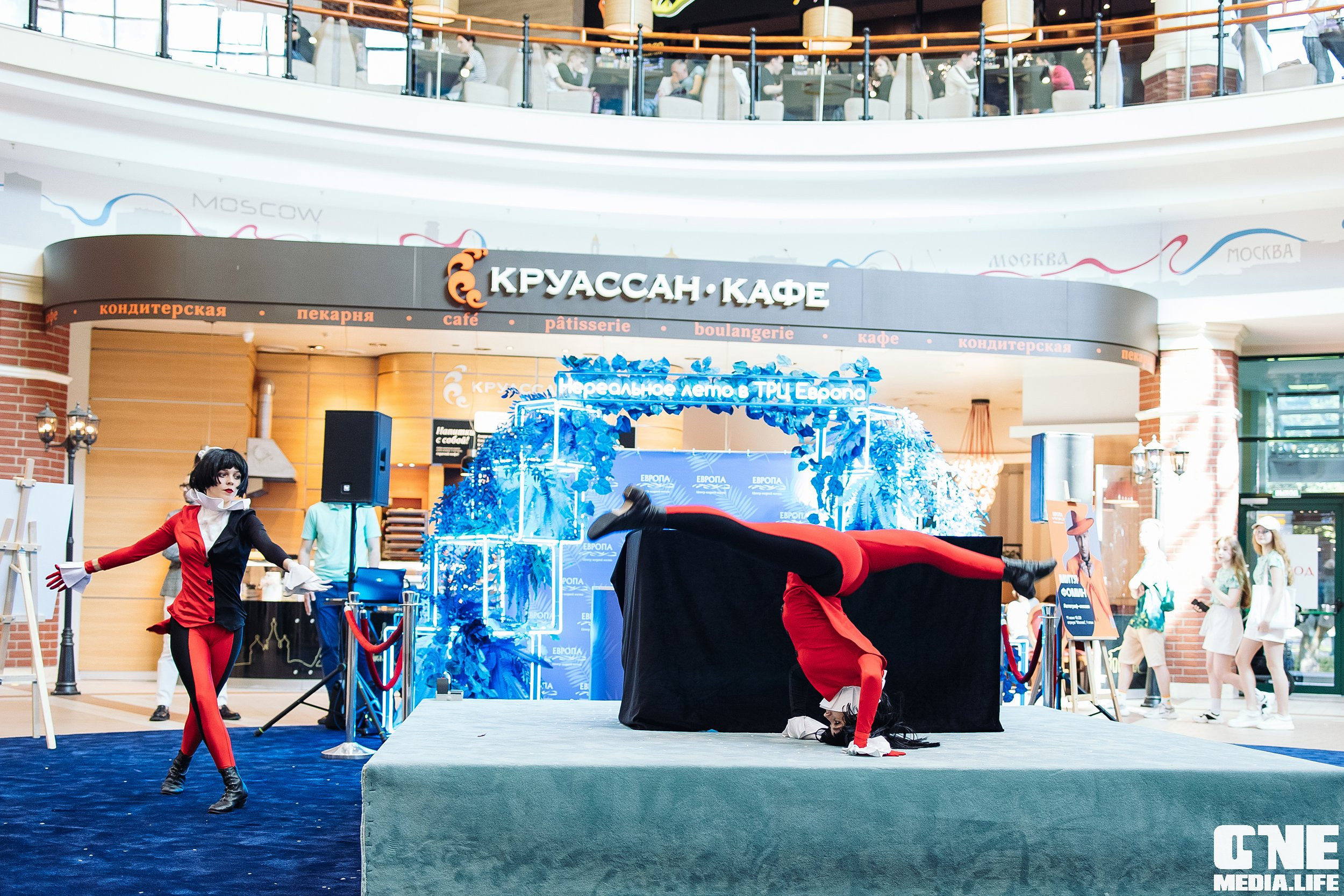 Автограф-сессия с Митей Фоминым. One Media Life: фоторепортажи, фотоотчеты с мероприятий и заведений