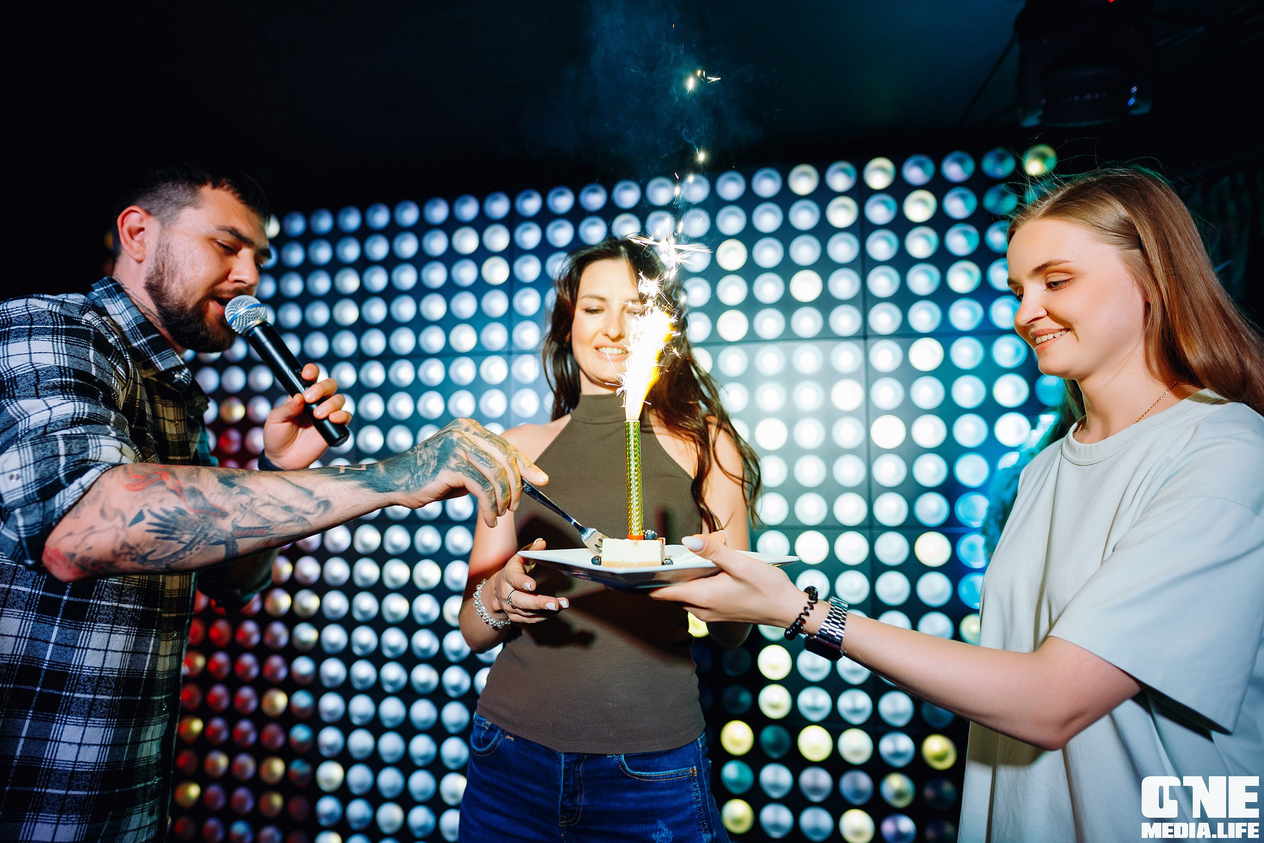 Фоторепортаж из караоке-клуба Эйфория. One Media Life: фоторепортажи, фотоотчеты с мероприятий и заведений