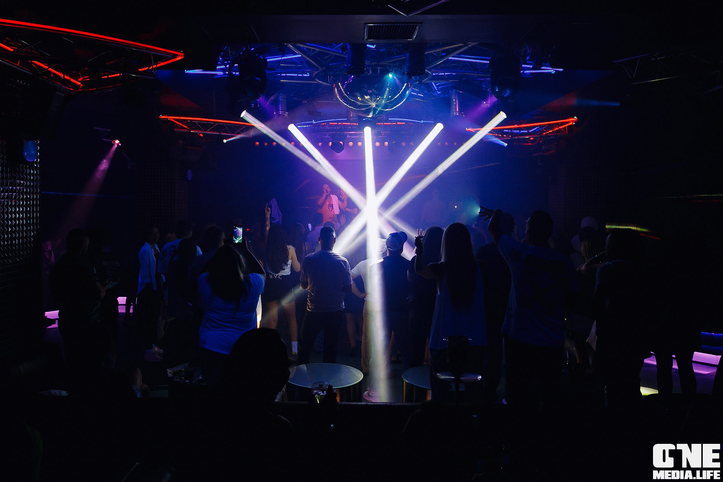 Фотоотчет с концерта Лигалайза в ночном клубе Планета. One Media Life: фоторепортажи, фотоотчеты с мероприятий и заведений