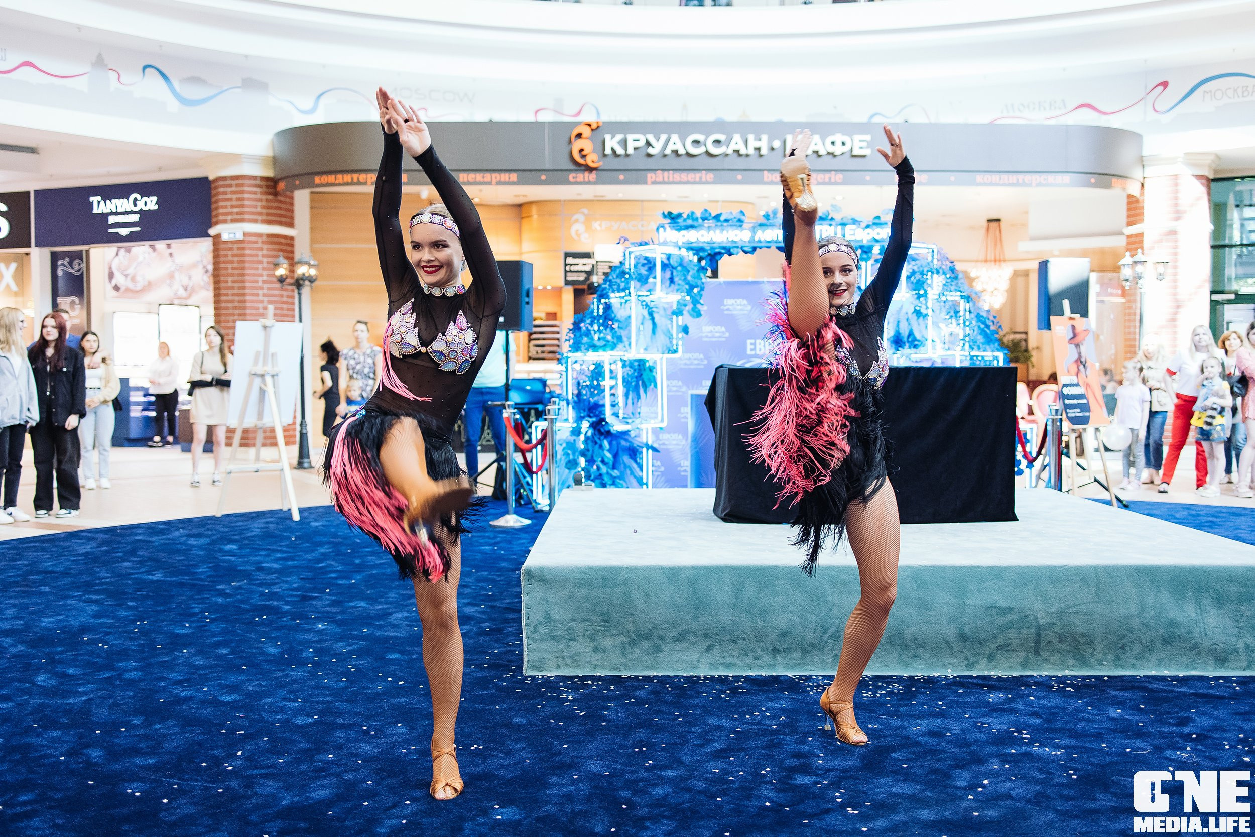 Автограф-сессия с Митей Фоминым. One Media Life: фоторепортажи, фотоотчеты с мероприятий и заведений