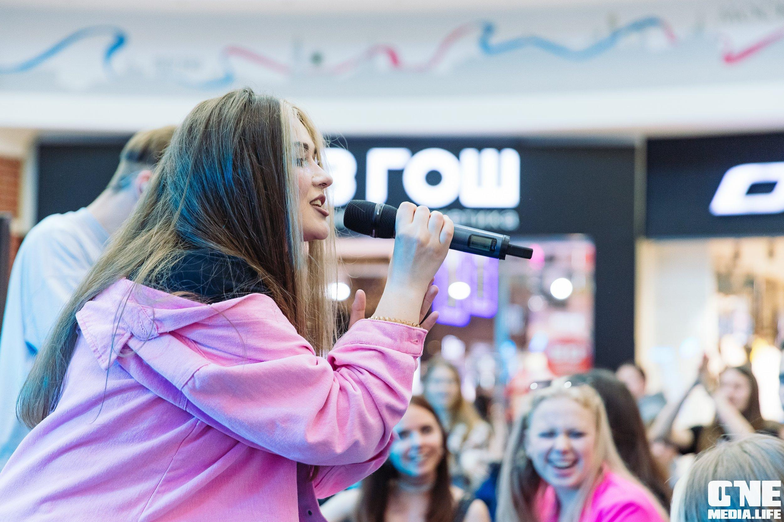 Фотоотчет с «Твой настоящий выпускной» в ТРЦ Европа. One Media Life: фоторепортажи, фотоотчеты с мероприятий и заведений