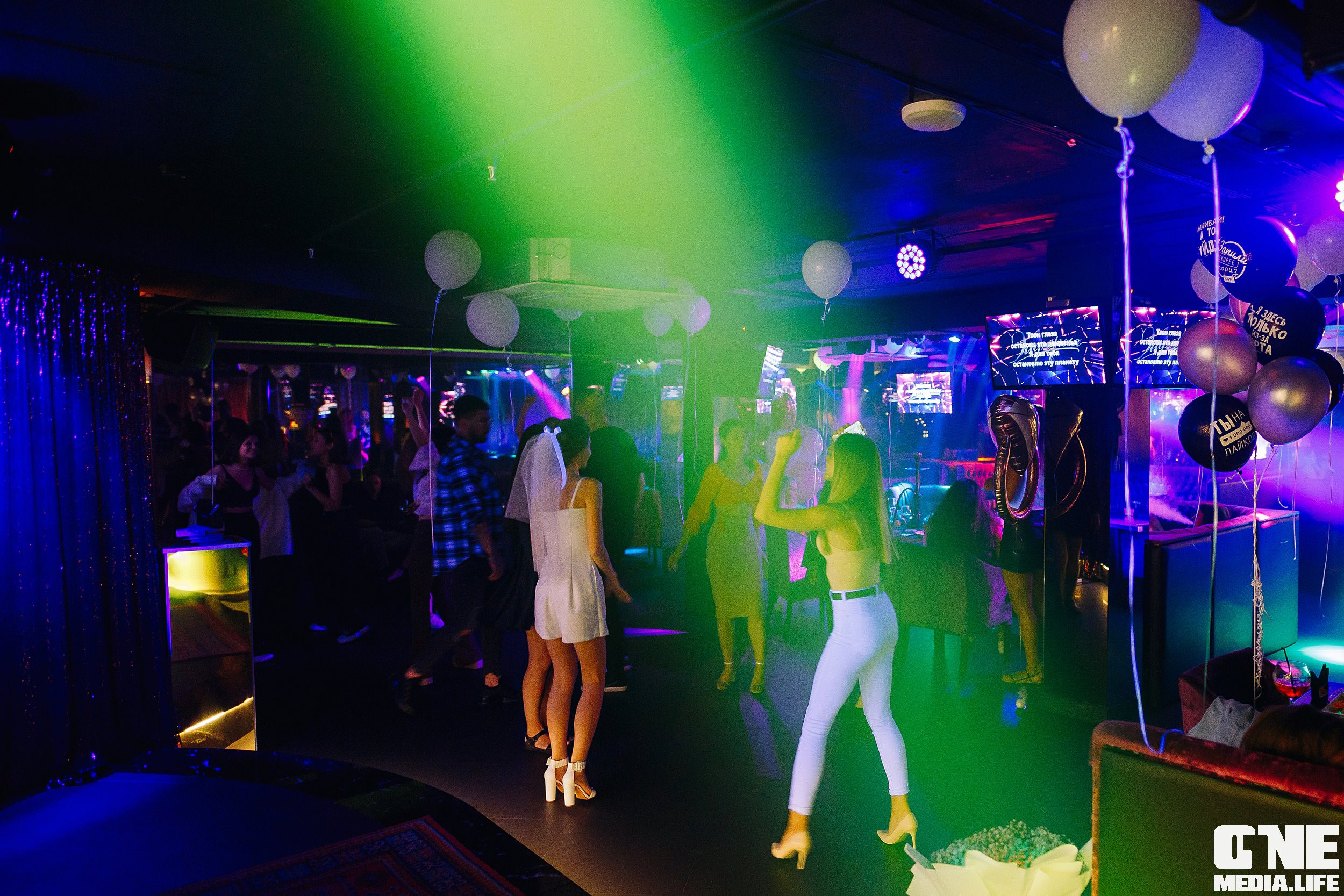Фоторепортаж из караоке клуба Эйфория. One Media Life: фоторепортажи, фотоотчеты с мероприятий и заведений