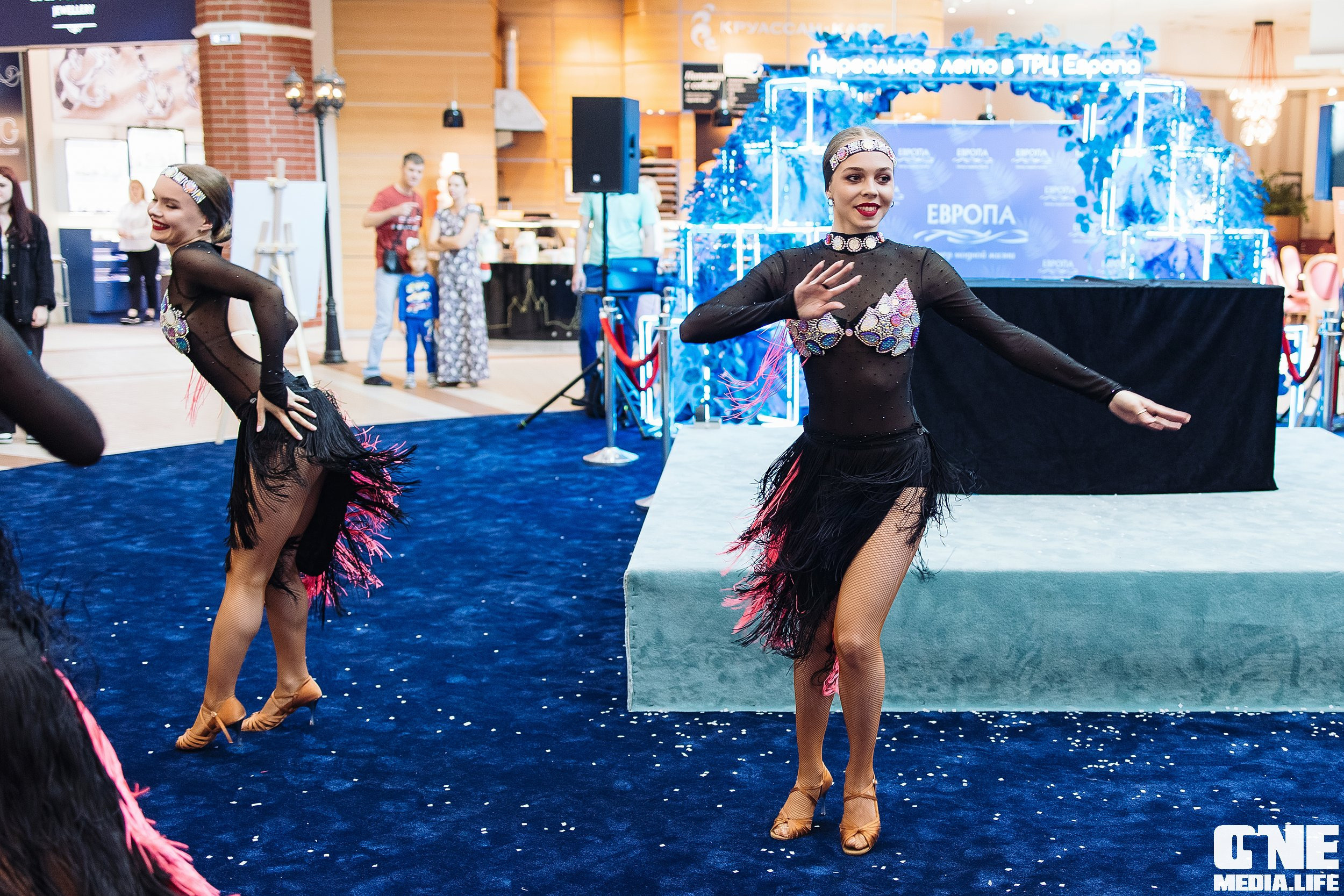 Автограф-сессия с Митей Фоминым. One Media Life: фоторепортажи, фотоотчеты с мероприятий и заведений