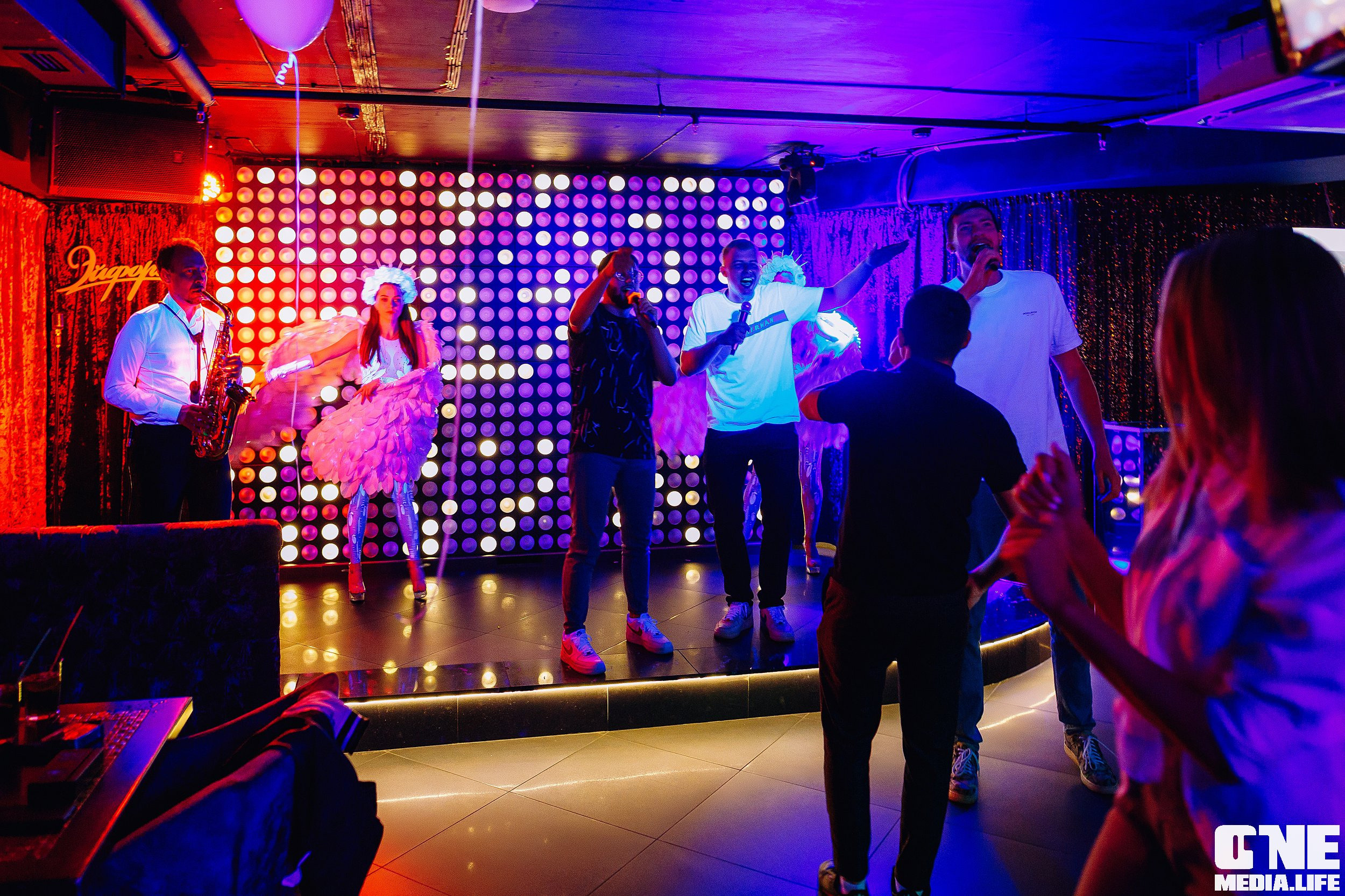 Фоторепортаж из караоке-клуба Эйфория. One Media Life: фоторепортажи, фотоотчеты с мероприятий и заведений