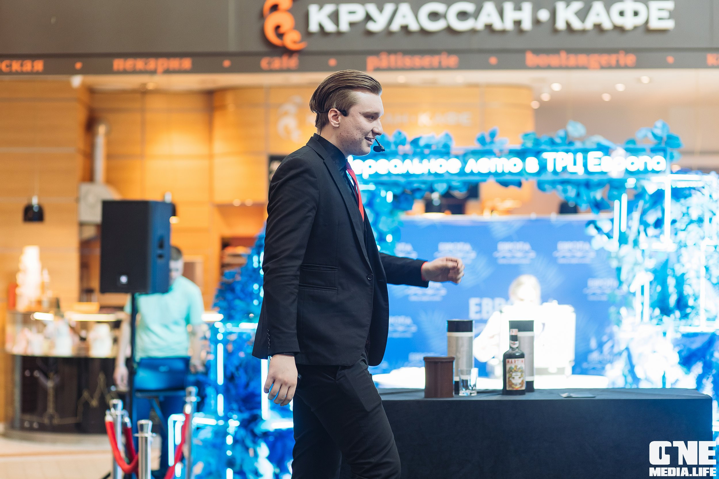 Автограф-сессия с Митей Фоминым. One Media Life: фоторепортажи, фотоотчеты с мероприятий и заведений