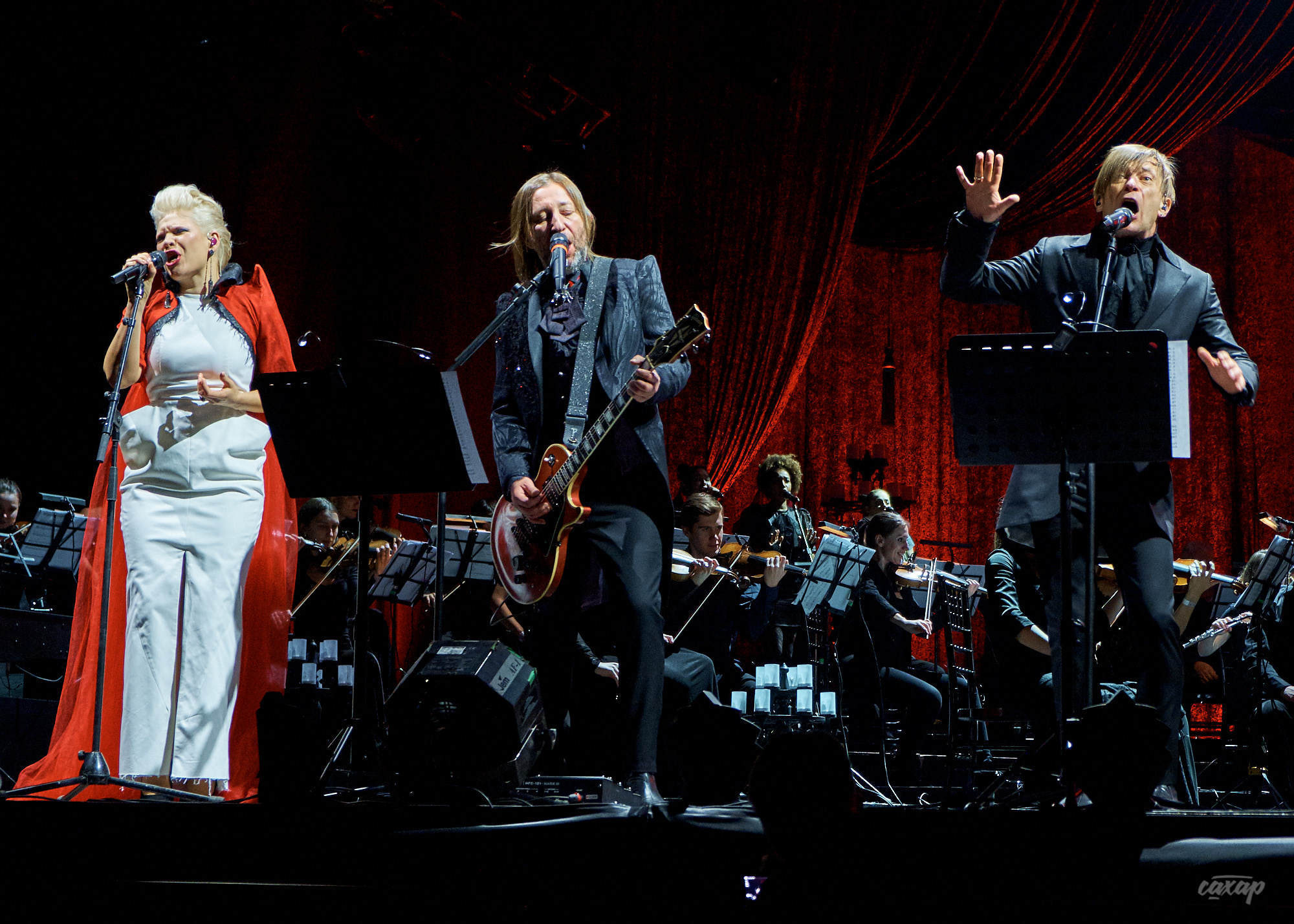 Би-2 с Симфоническим оркестром, фото с концерта. Фотограф в Екатеринбу. Профессиональный фотограф в Екатеринбурге Юра Сахар