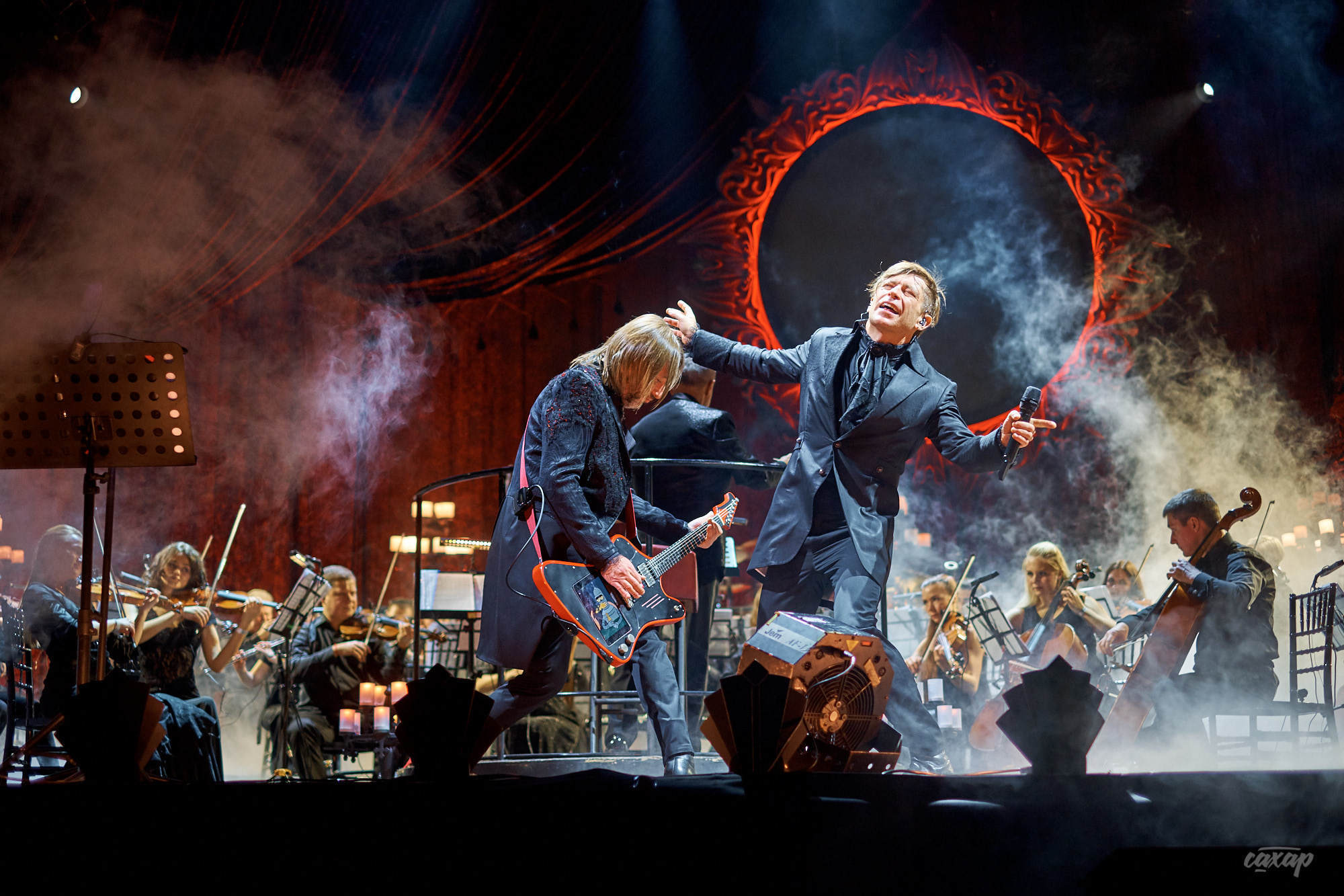 Би-2 с Симфоническим оркестром, фото с концерта. Фотограф в Екатеринбу. Профессиональный фотограф в Екатеринбурге Юра Сахар