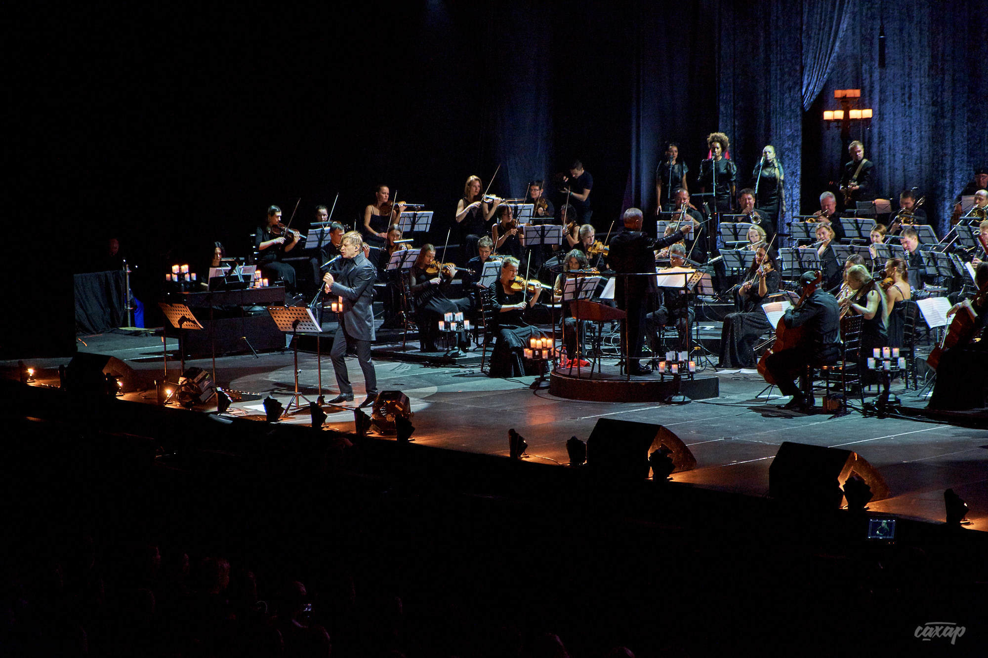 Би-2 с Симфоническим оркестром, фото с концерта. Фотограф в Екатеринбу. Профессиональный фотограф в Екатеринбурге Юра Сахар