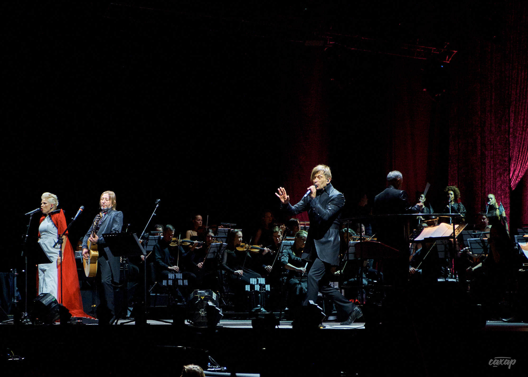 Би-2 с Симфоническим оркестром, фото с концерта. Фотограф в Екатеринбу. Профессиональный фотограф в Екатеринбурге Юра Сахар