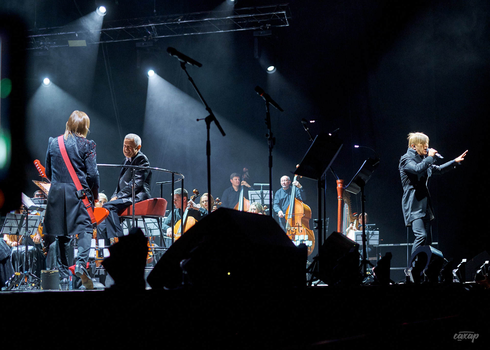 Би-2 с Симфоническим оркестром, фото с концерта. Фотограф в Екатеринбу. Профессиональный фотограф в Екатеринбурге Юра Сахар