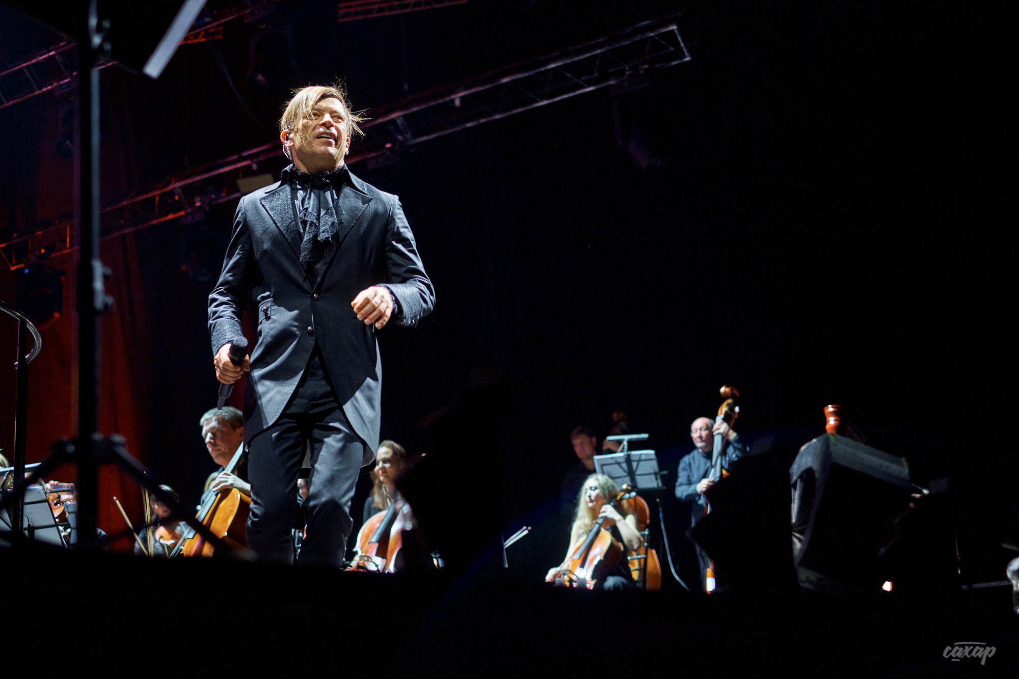 Би-2 с Симфоническим оркестром, фото с концерта. Фотограф в Екатеринбу. Профессиональный фотограф в Екатеринбурге Юра Сахар