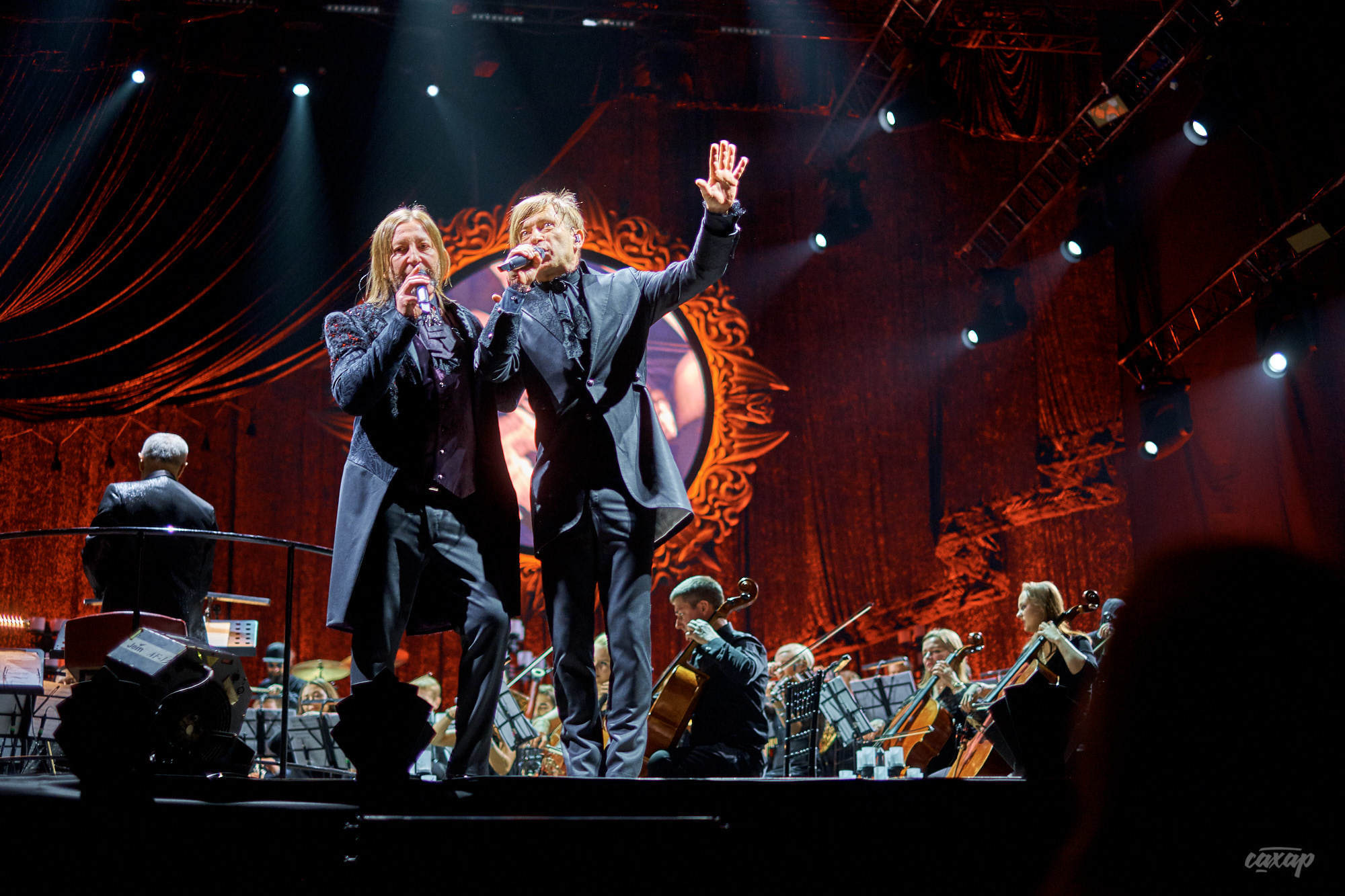 Би-2 с Симфоническим оркестром, фото с концерта. Фотограф в Екатеринбу. Профессиональный фотограф в Екатеринбурге Юра Сахар